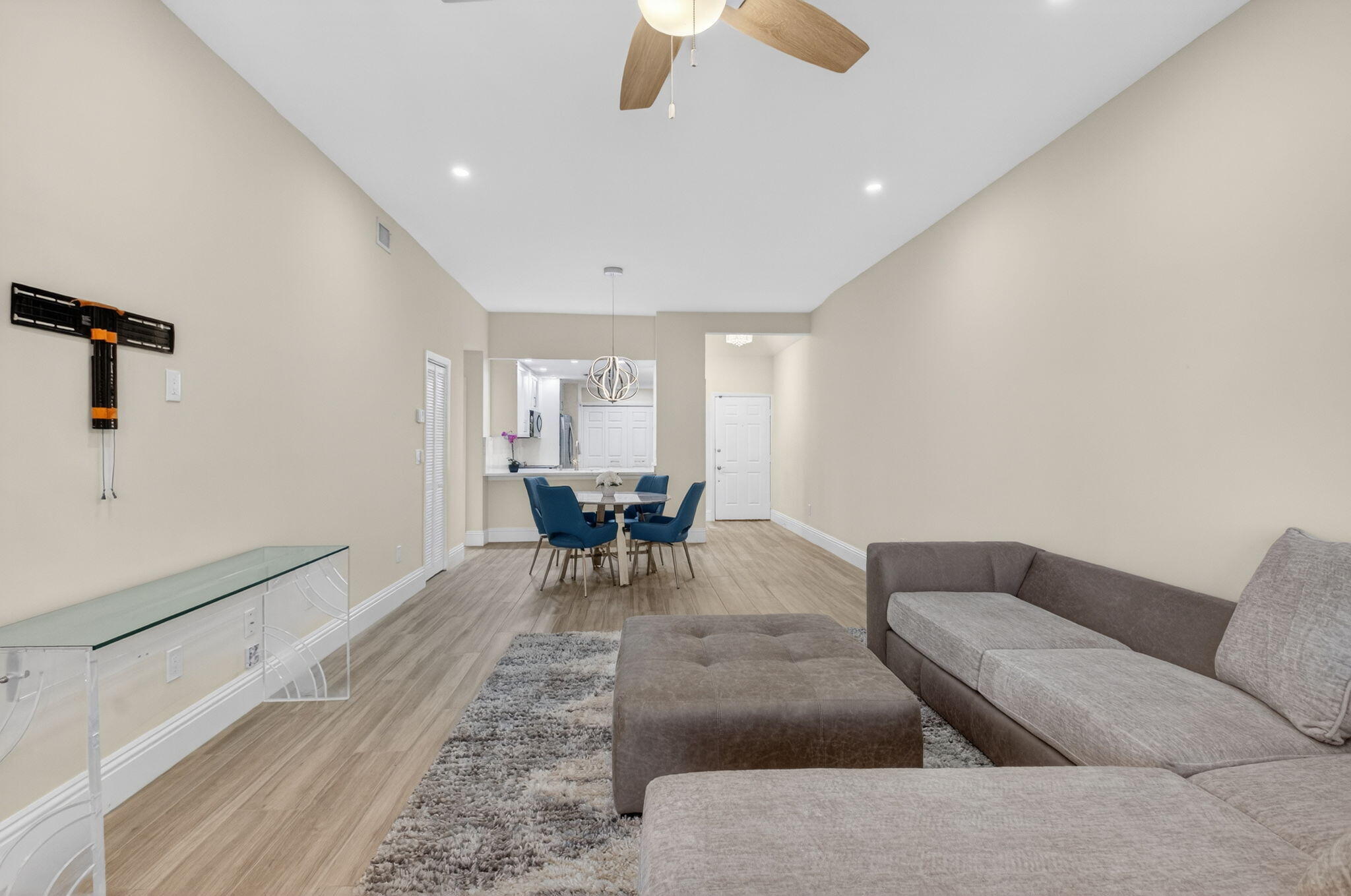 7484 La Paz Boulevard 103