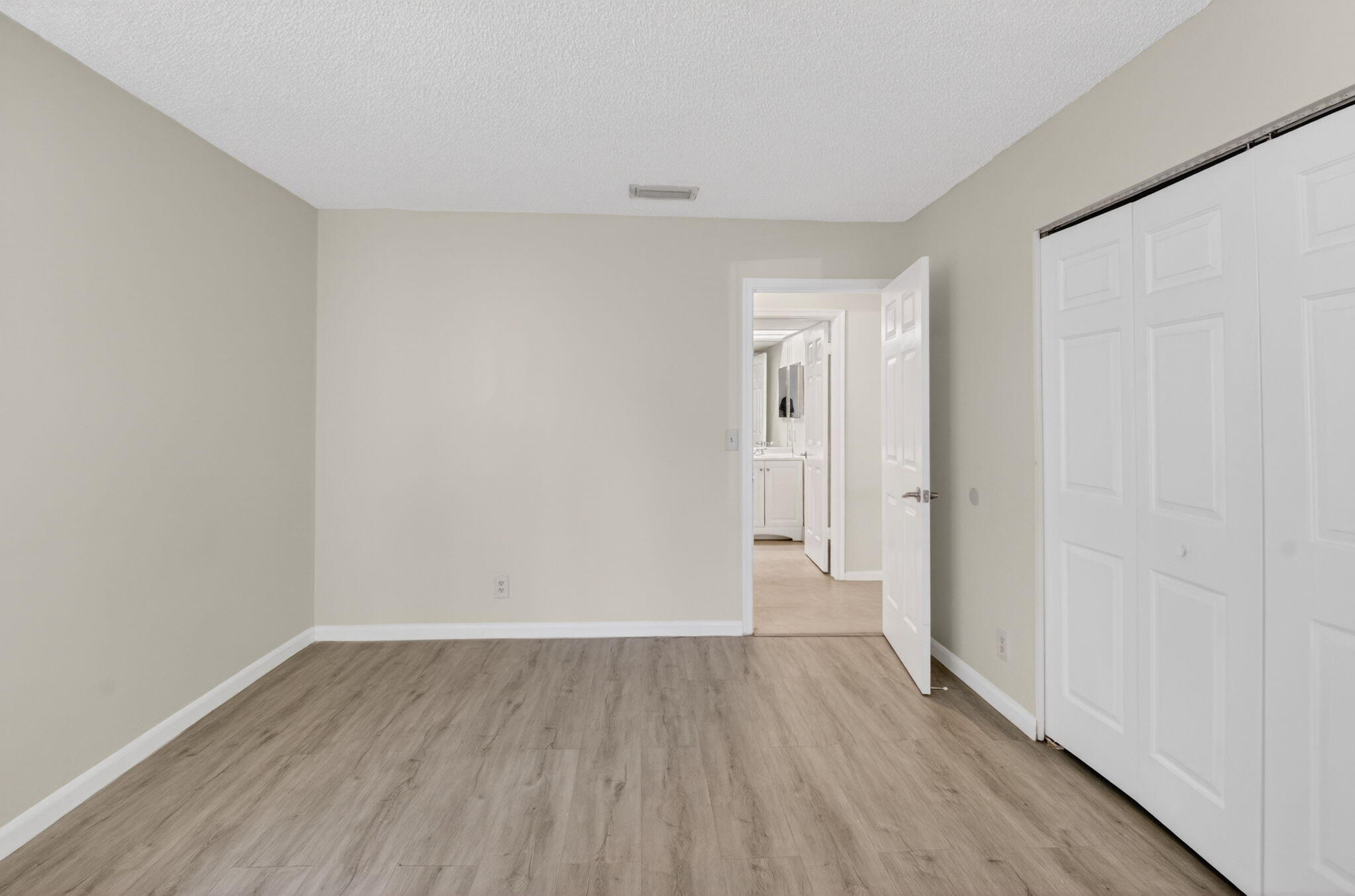 3149 Kingswood Terrace