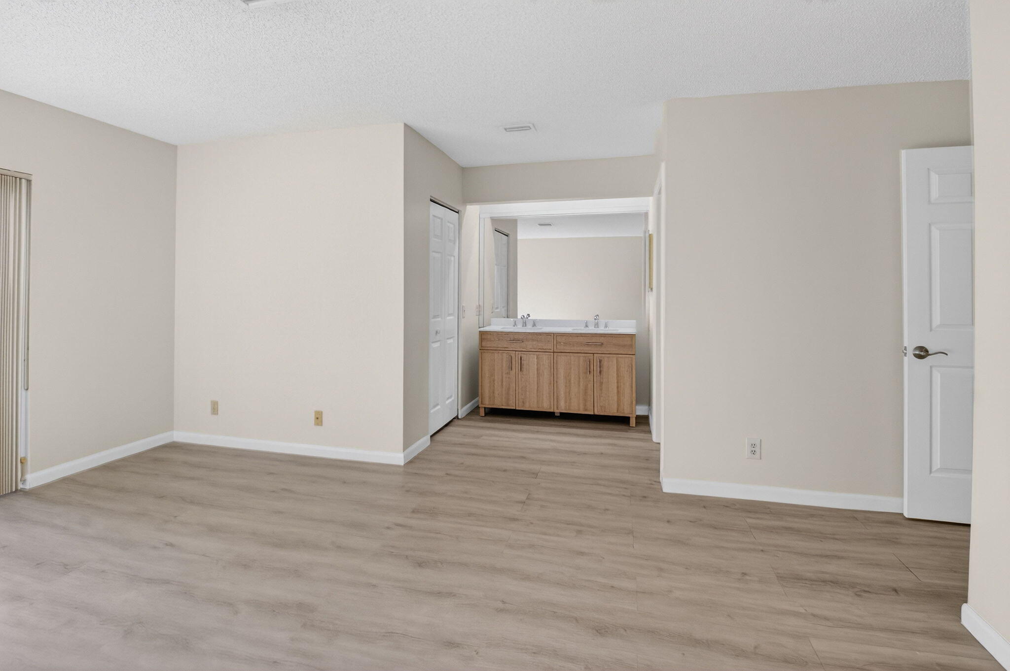 3149 Kingswood Terrace