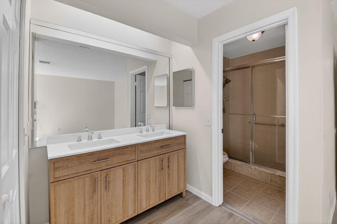 3149 Kingswood Terrace