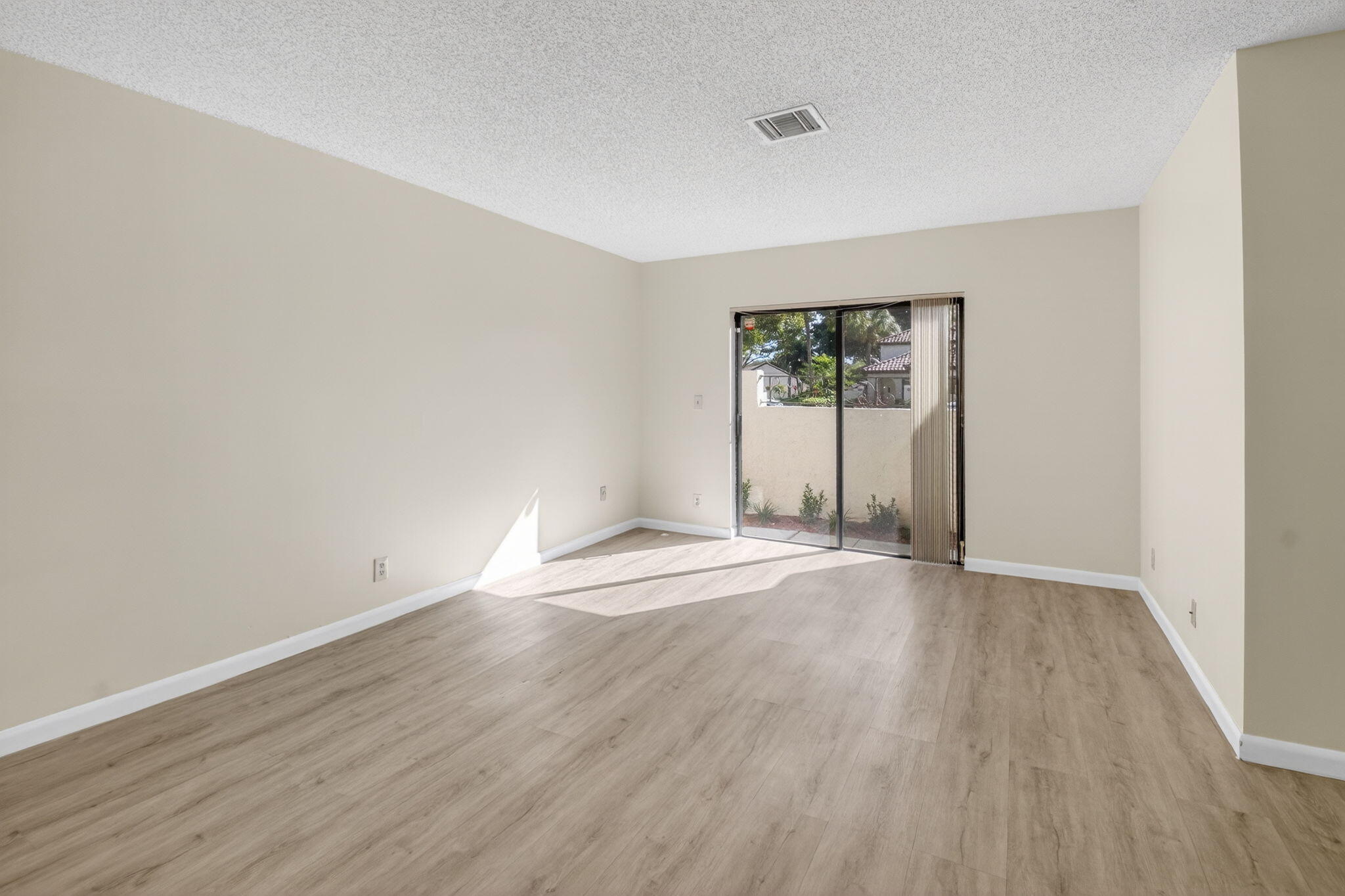 3149 Kingswood Terrace