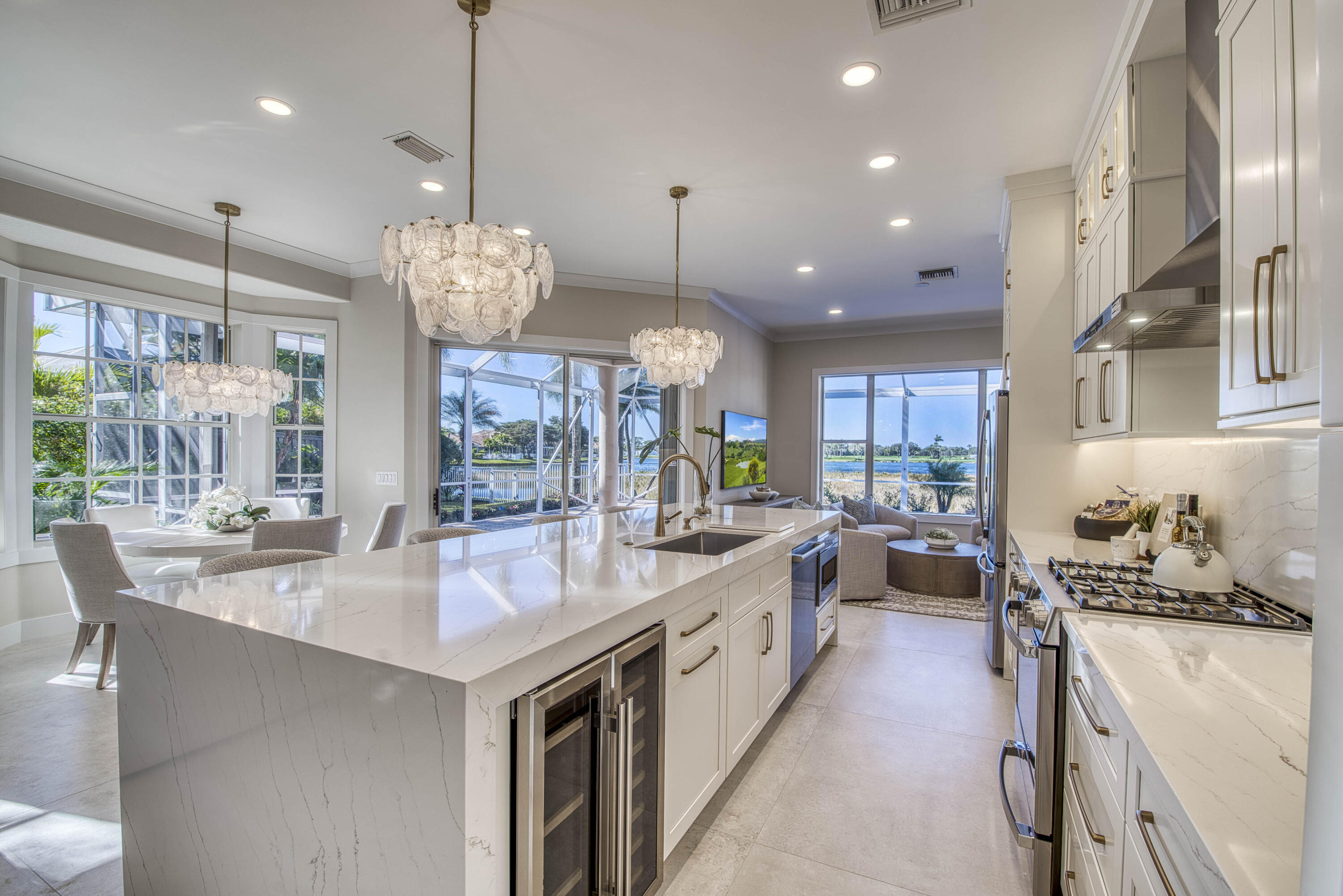 1003 Diamond Head Way