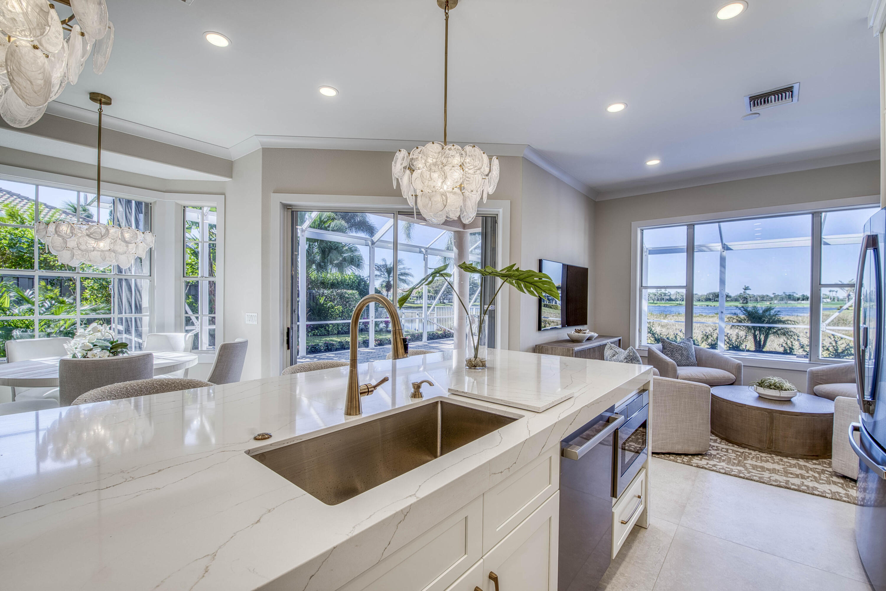 1003 Diamond Head Way