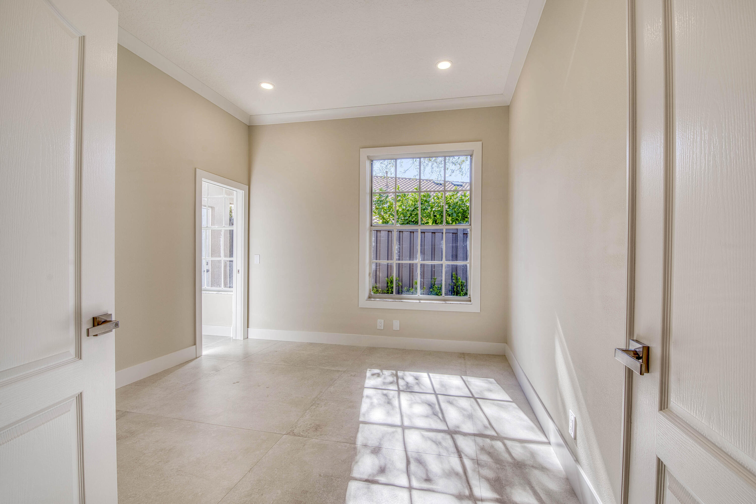 1003 Diamond Head Way