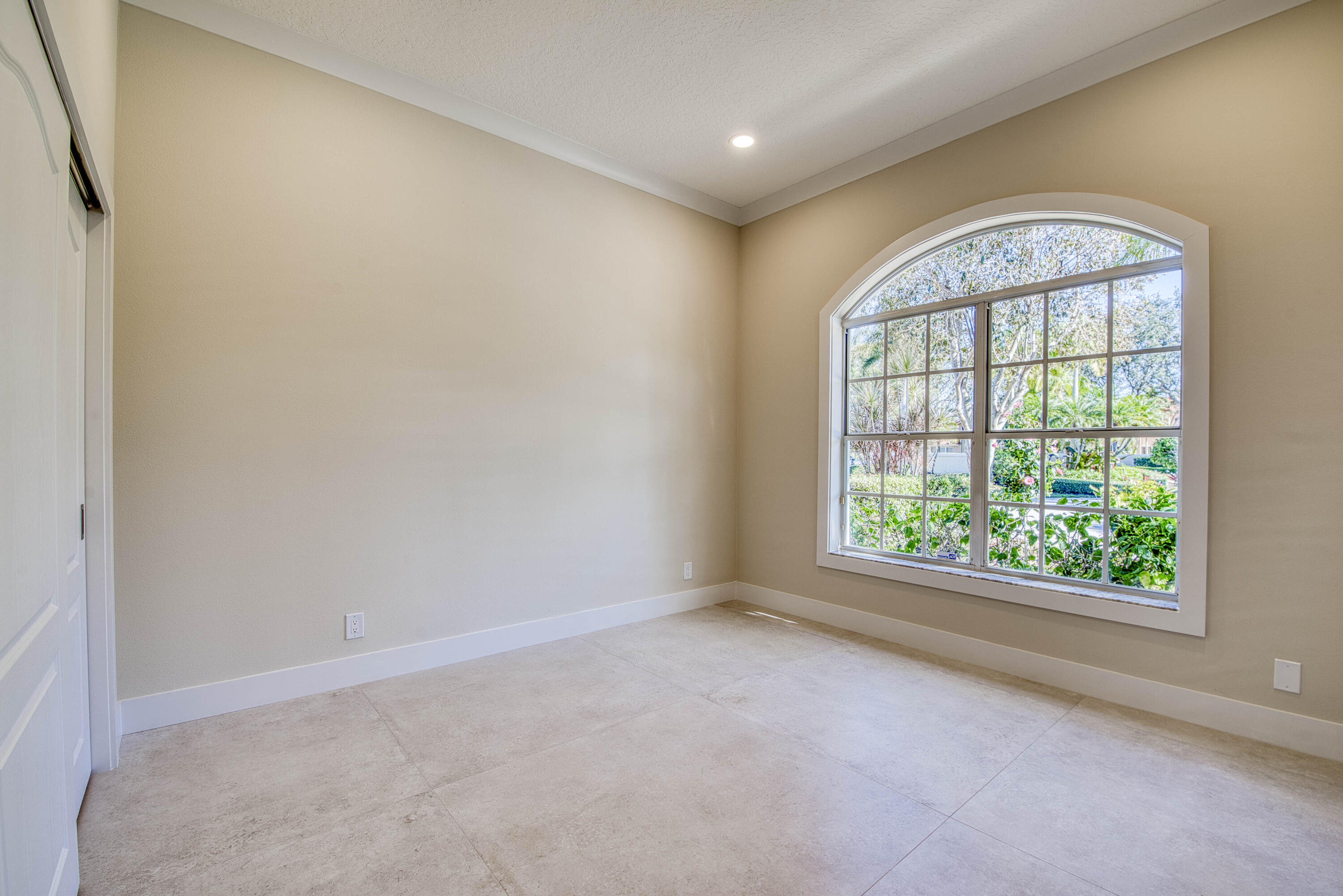 1003 Diamond Head Way