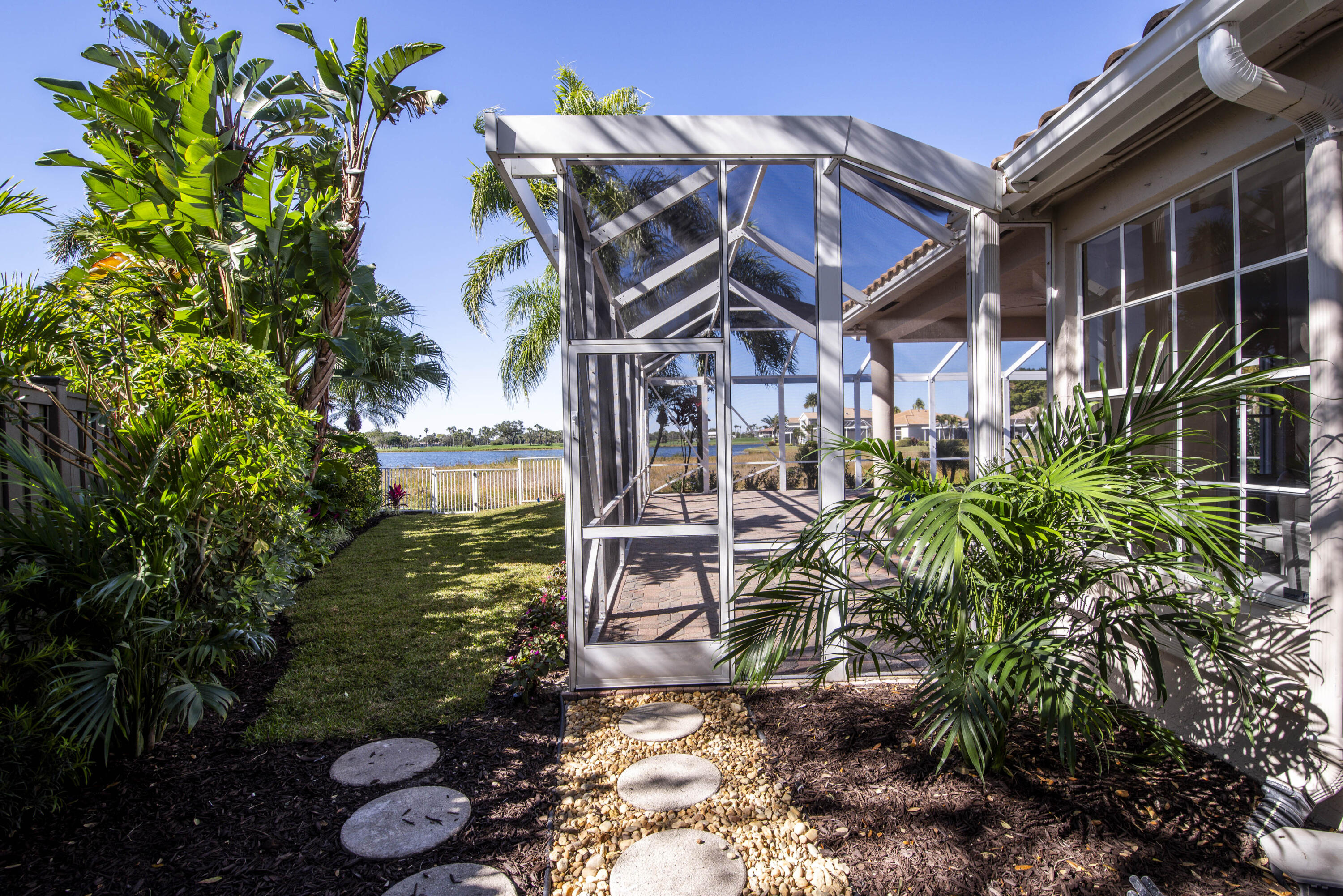 1003 Diamond Head Way