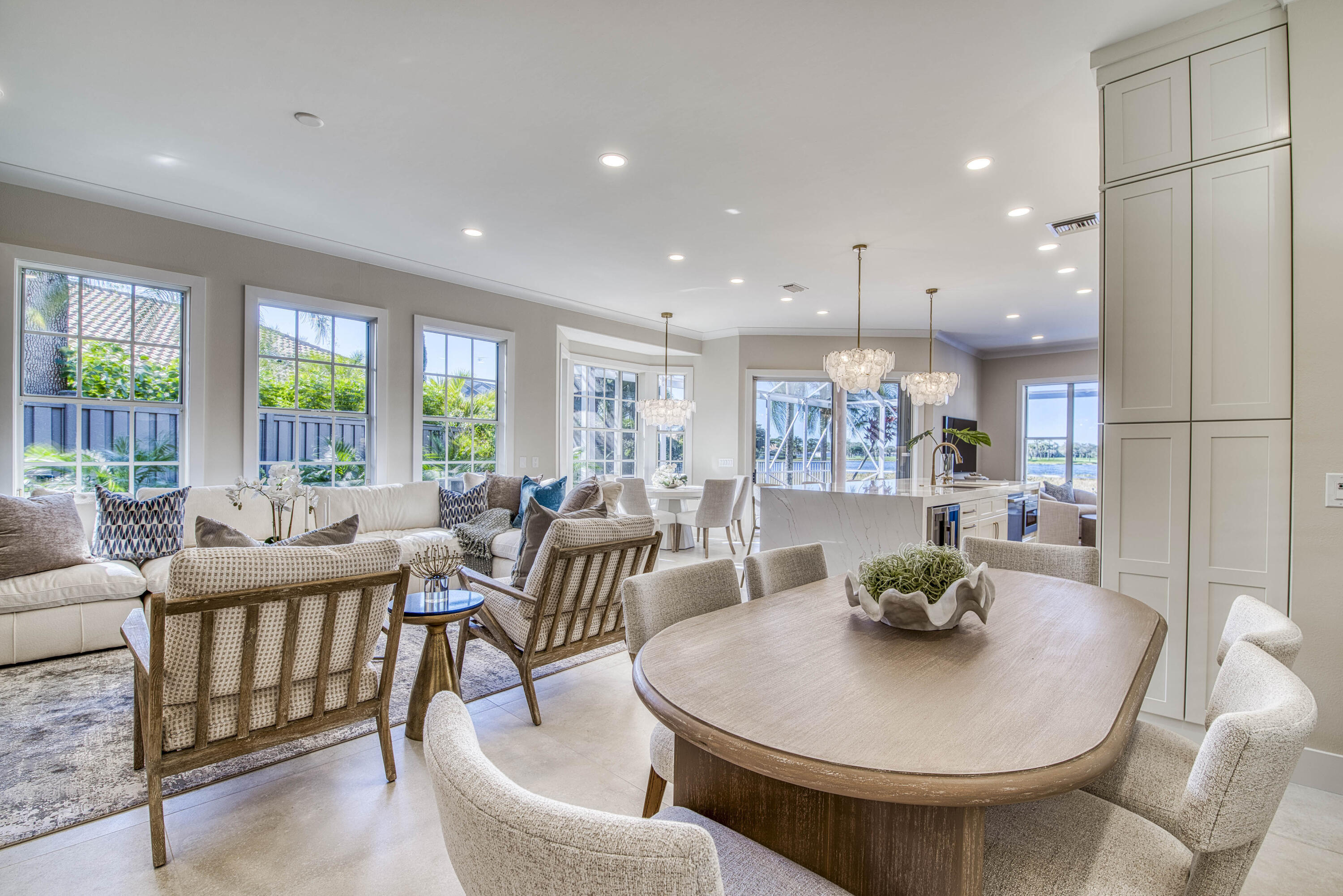 1003 Diamond Head Way