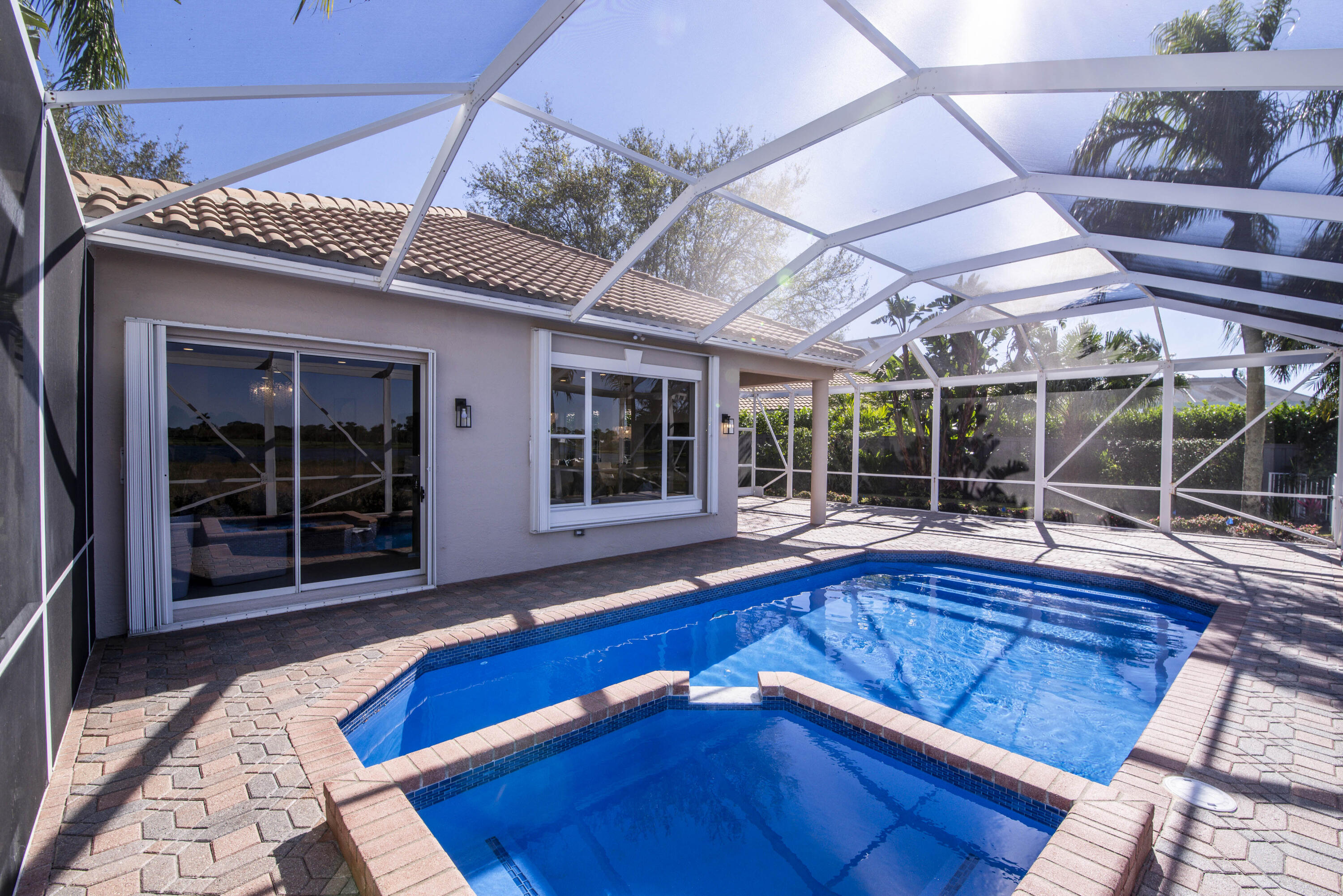 1003 Diamond Head Way