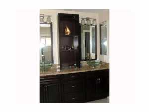 21726 Cromwell Circle