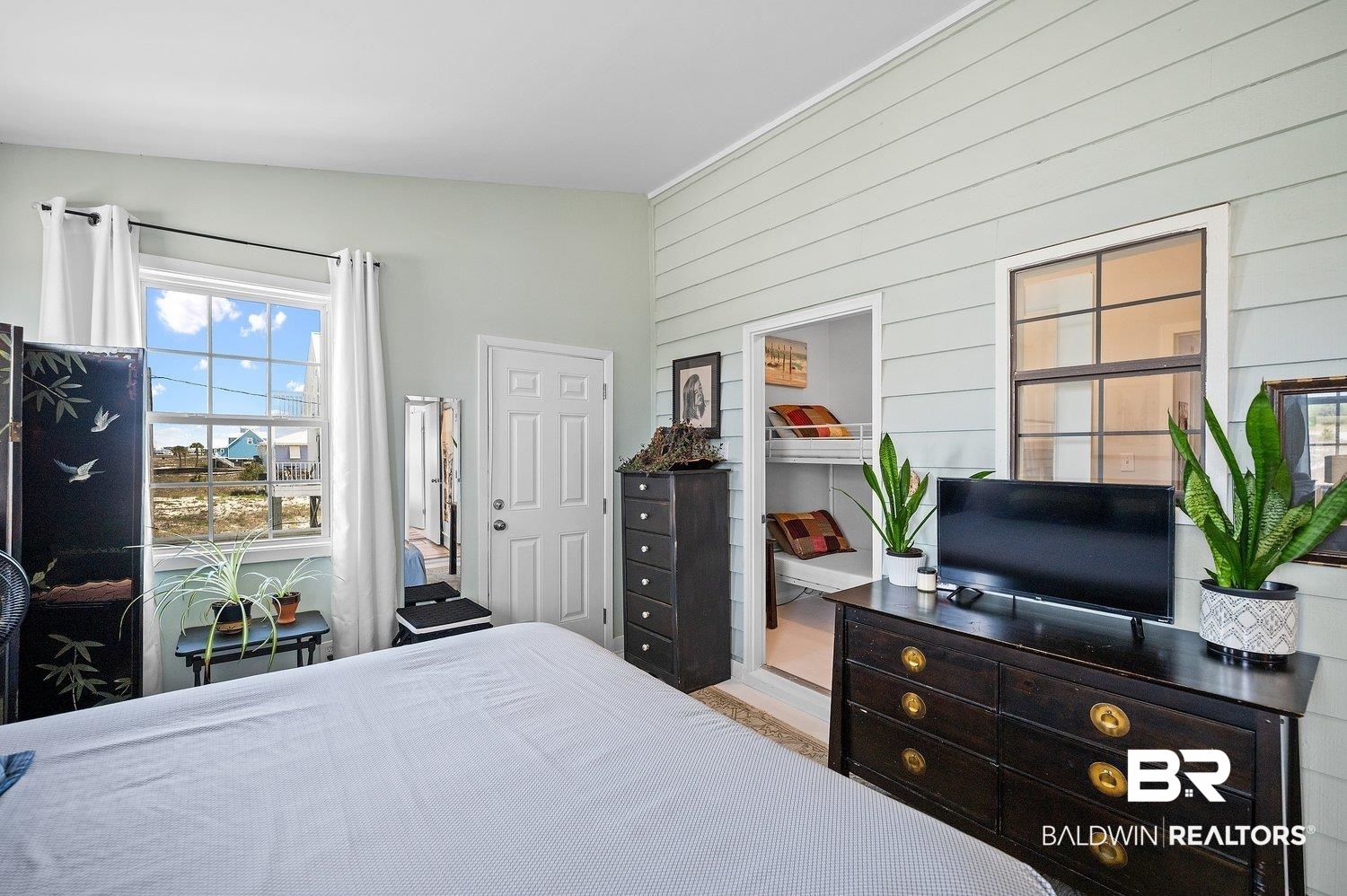 3425 Ponce De Leon Court
