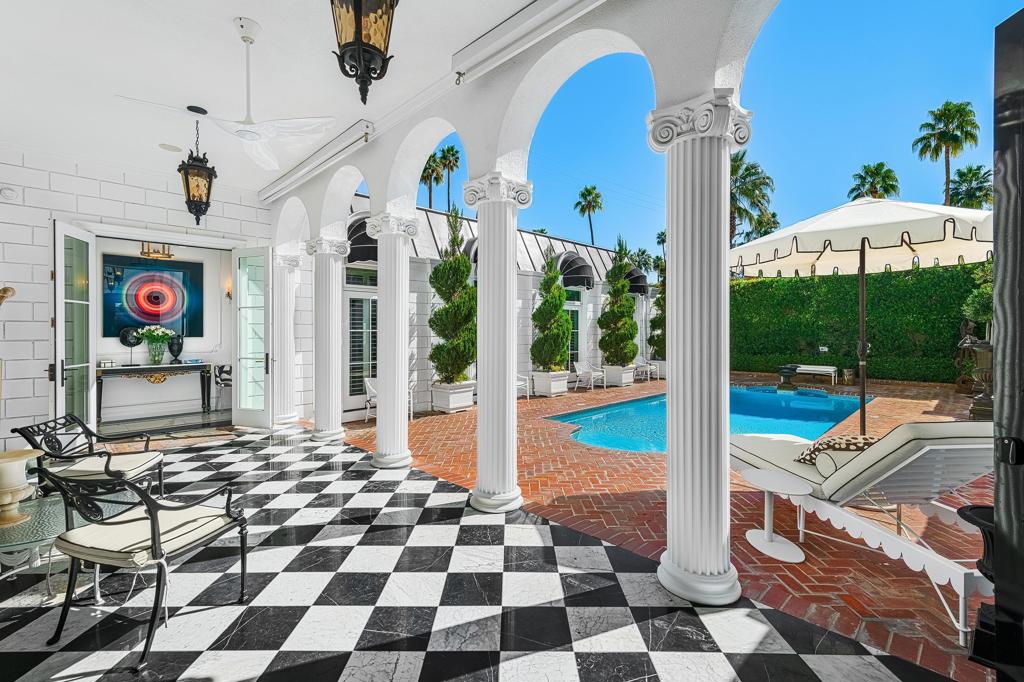 1106 S Driftwood Drive