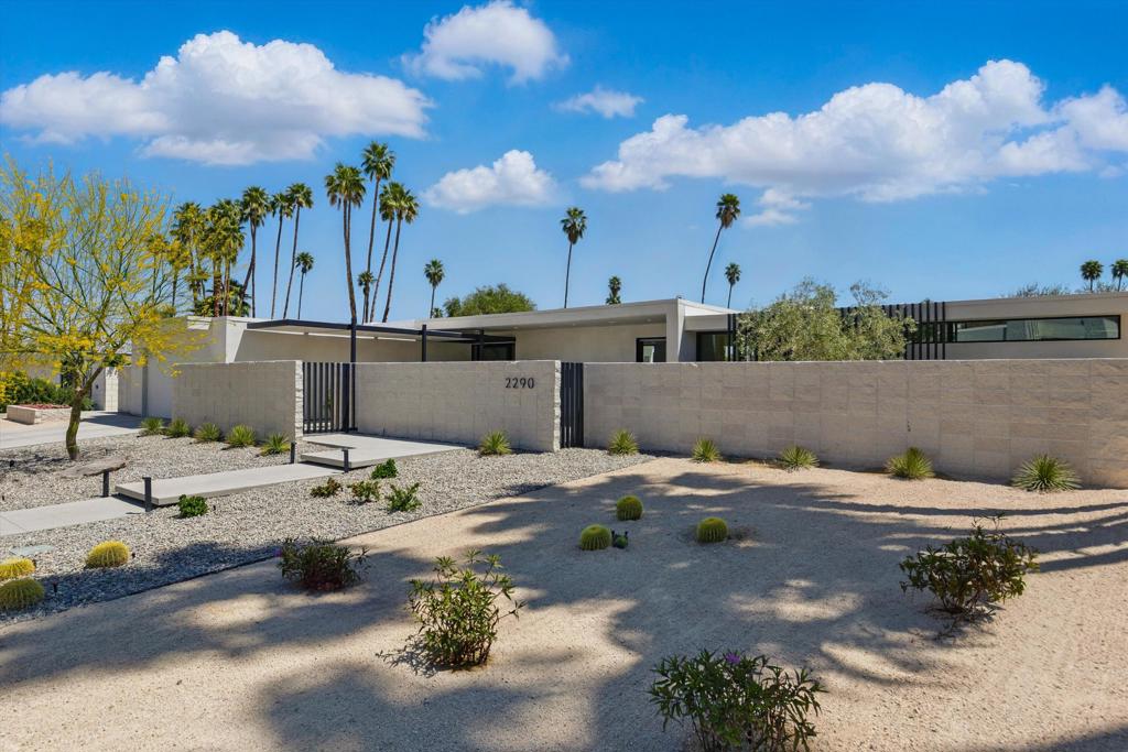 2290 S Yosemite Drive