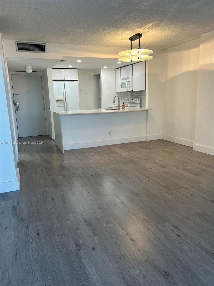 600 NE 36th St # 316