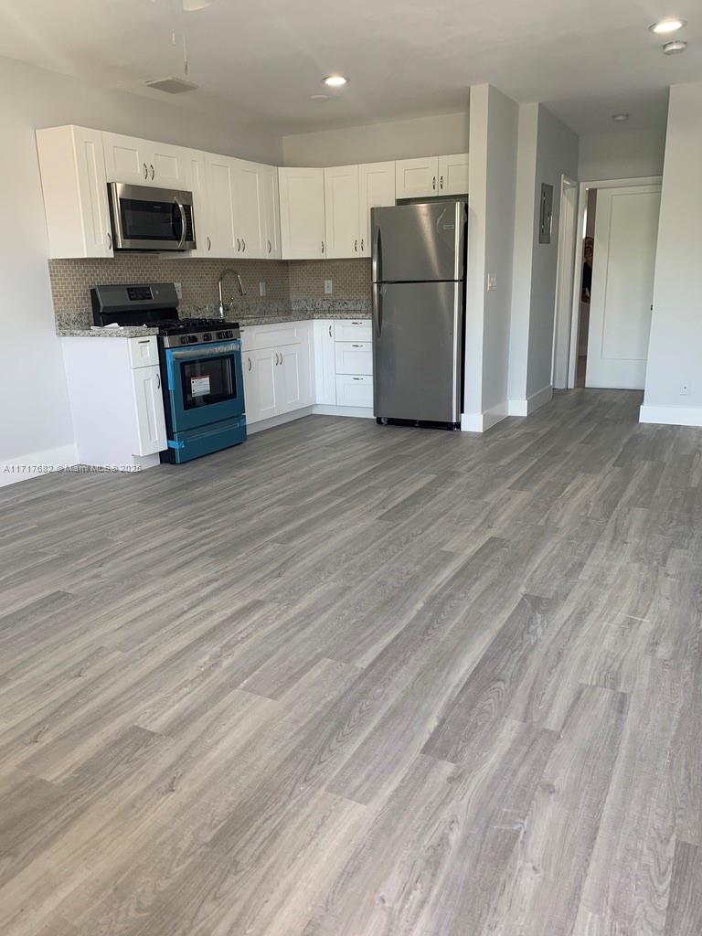 301 E Mcnab Rd # 208