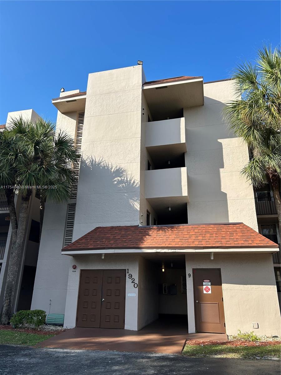 1920 Sabal Palm Dr # 402