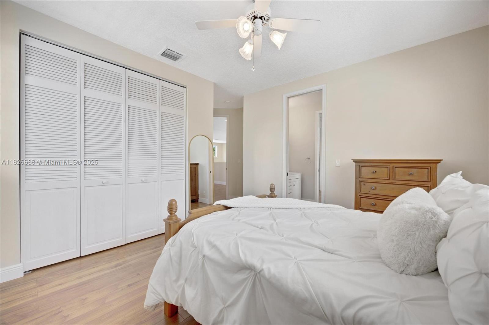 3140 Hidden Hollow Ln