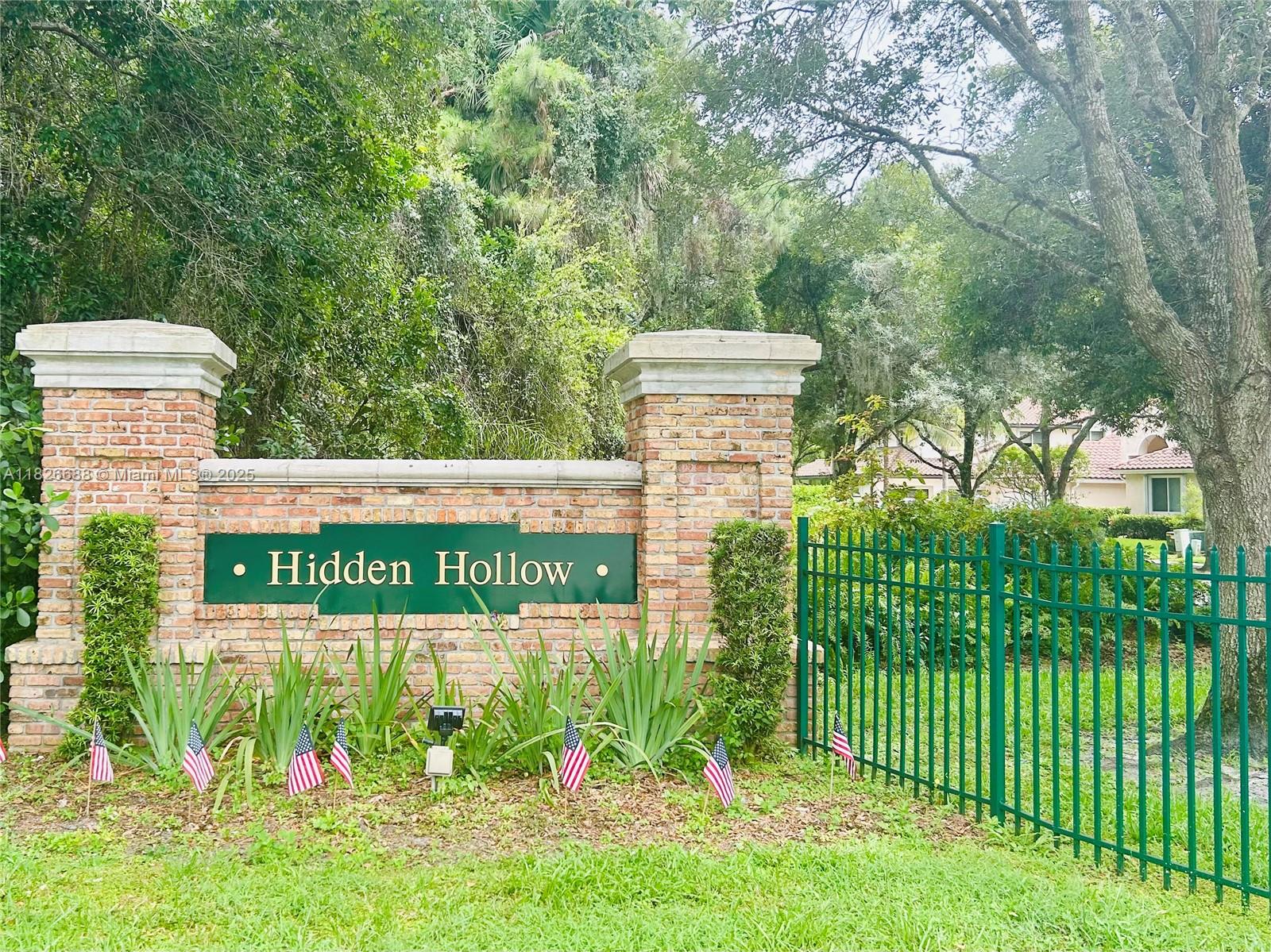 3140 Hidden Hollow Ln