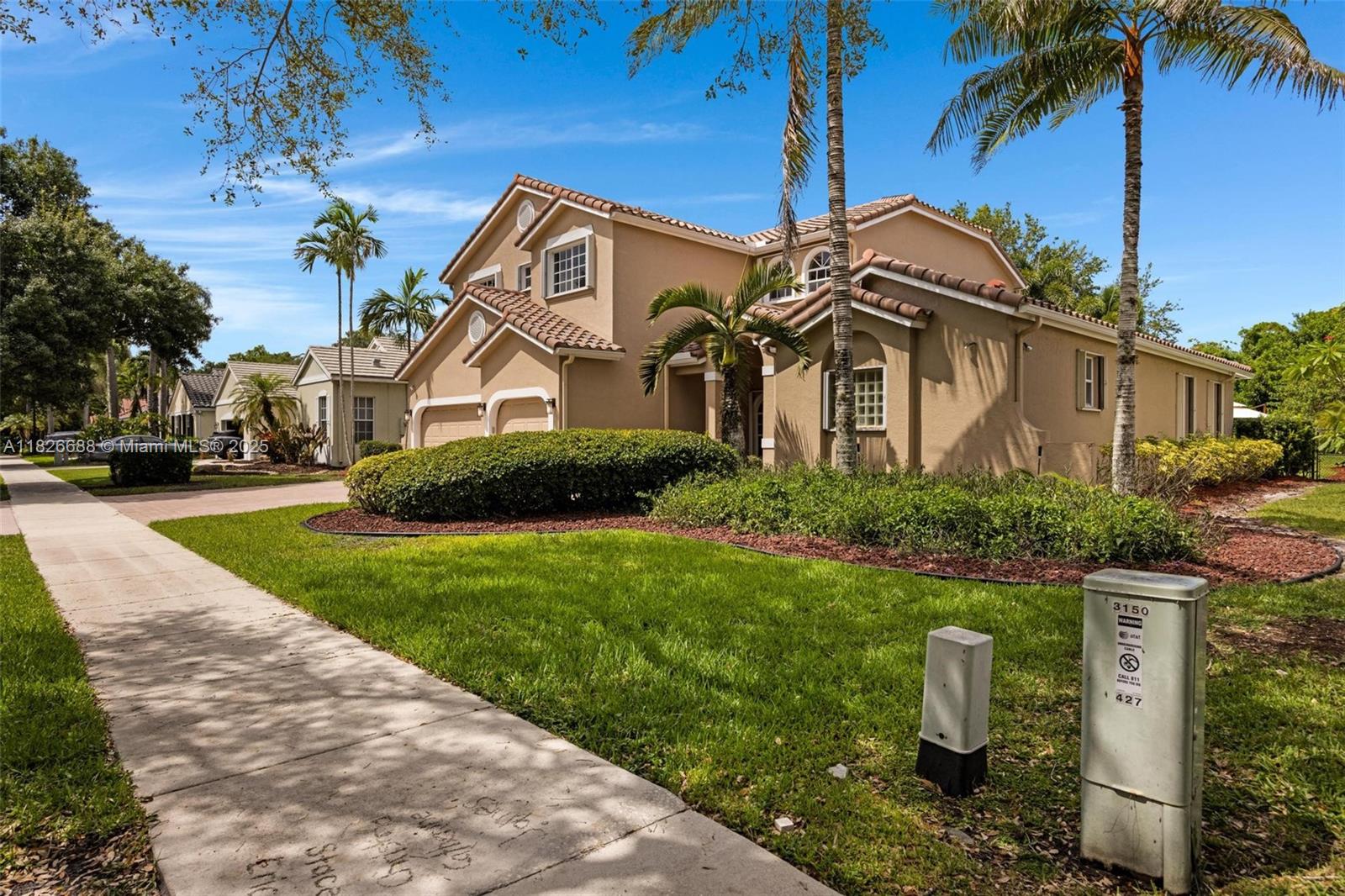 3140 Hidden Hollow Ln
