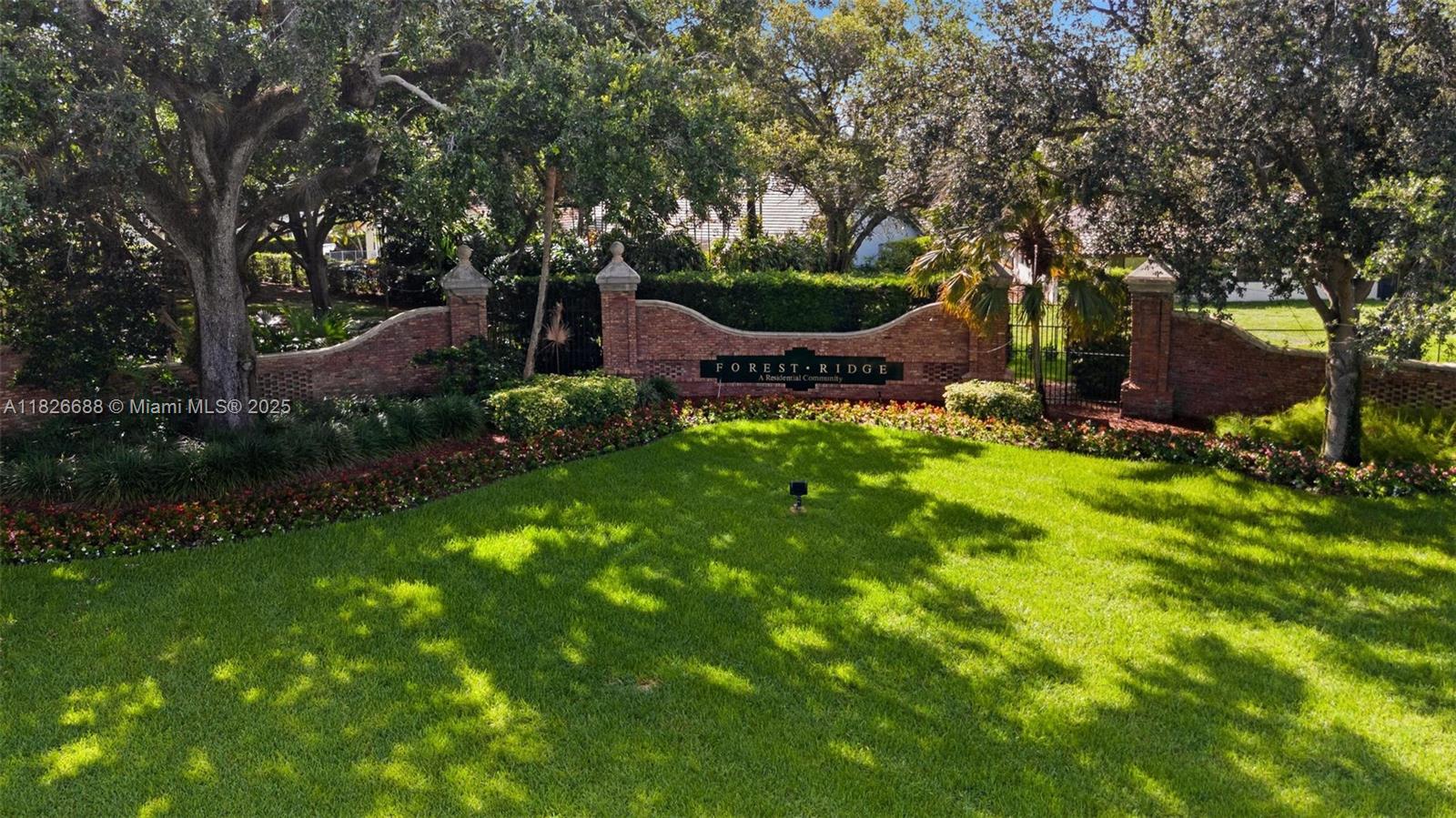 3140 Hidden Hollow Ln