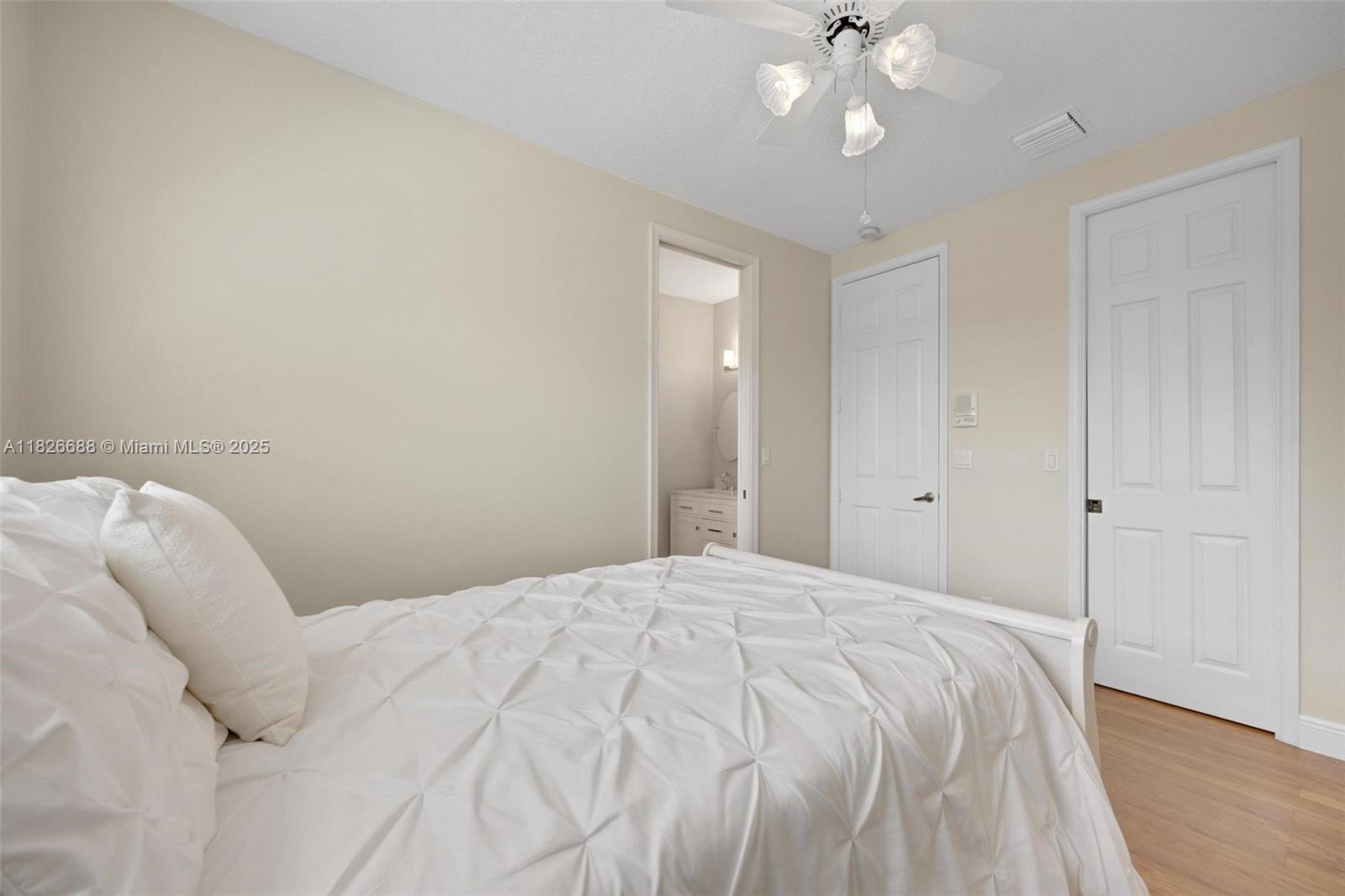 3140 Hidden Hollow Ln