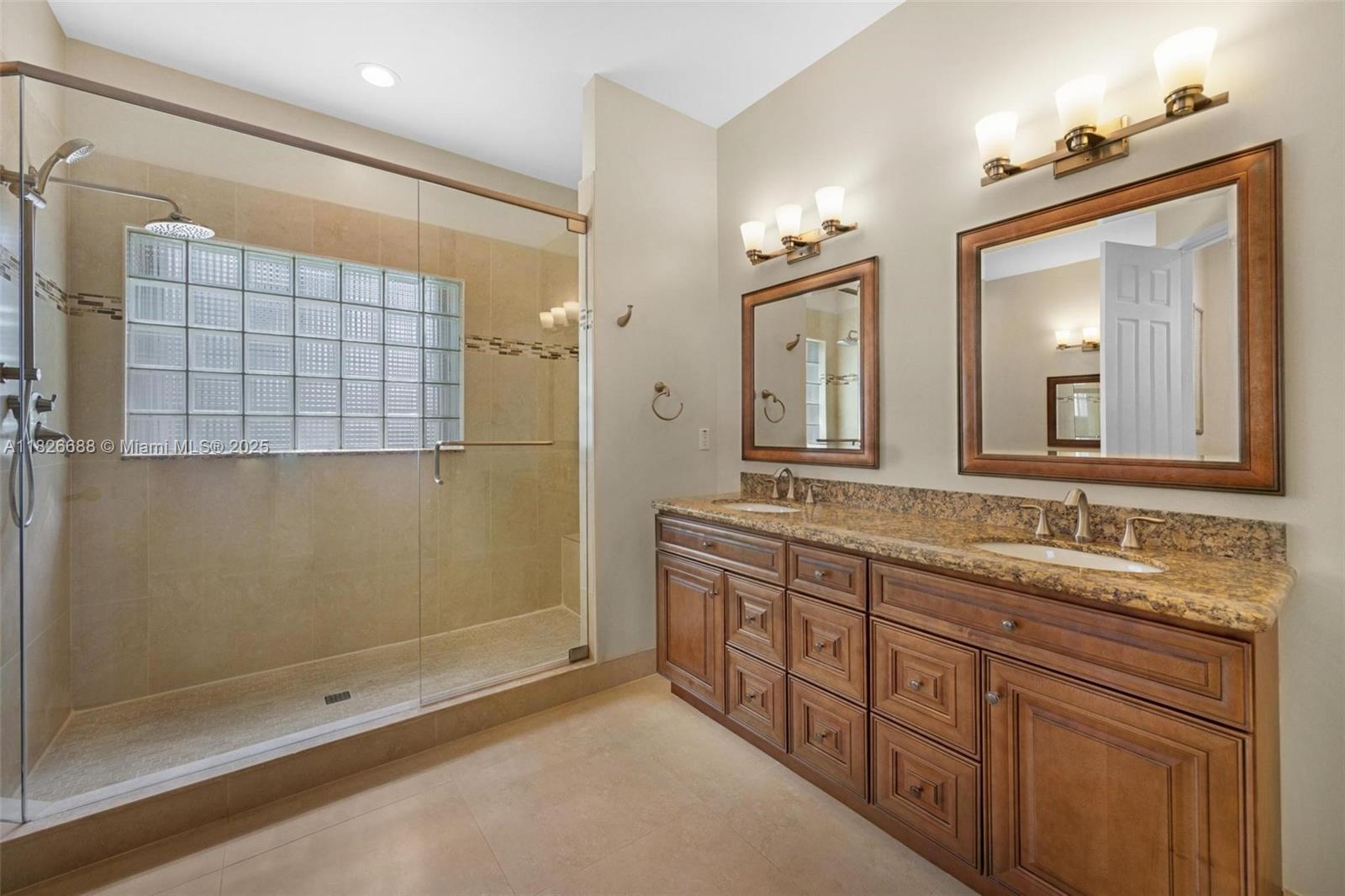 3140 Hidden Hollow Ln