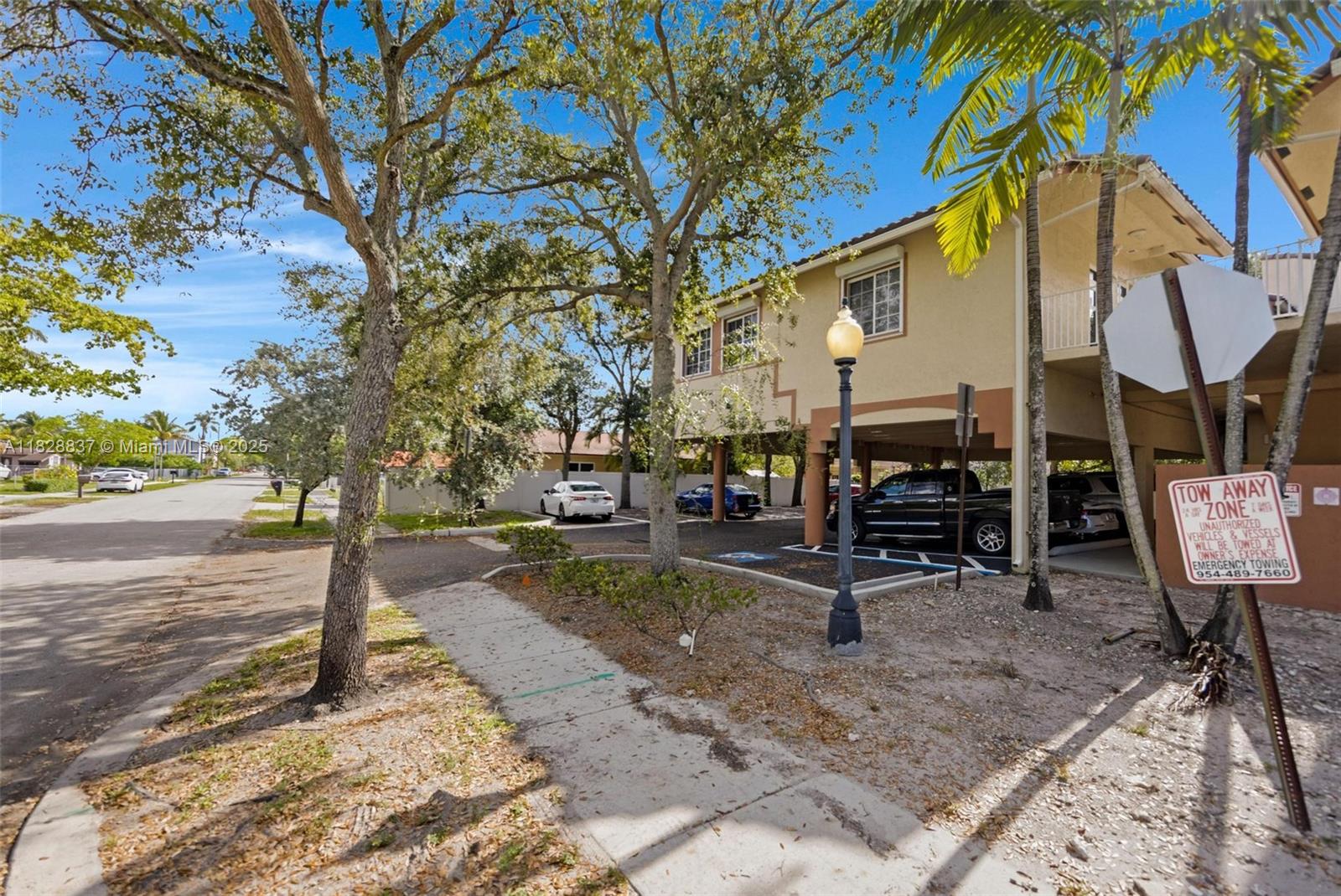 5595 Orange Dr