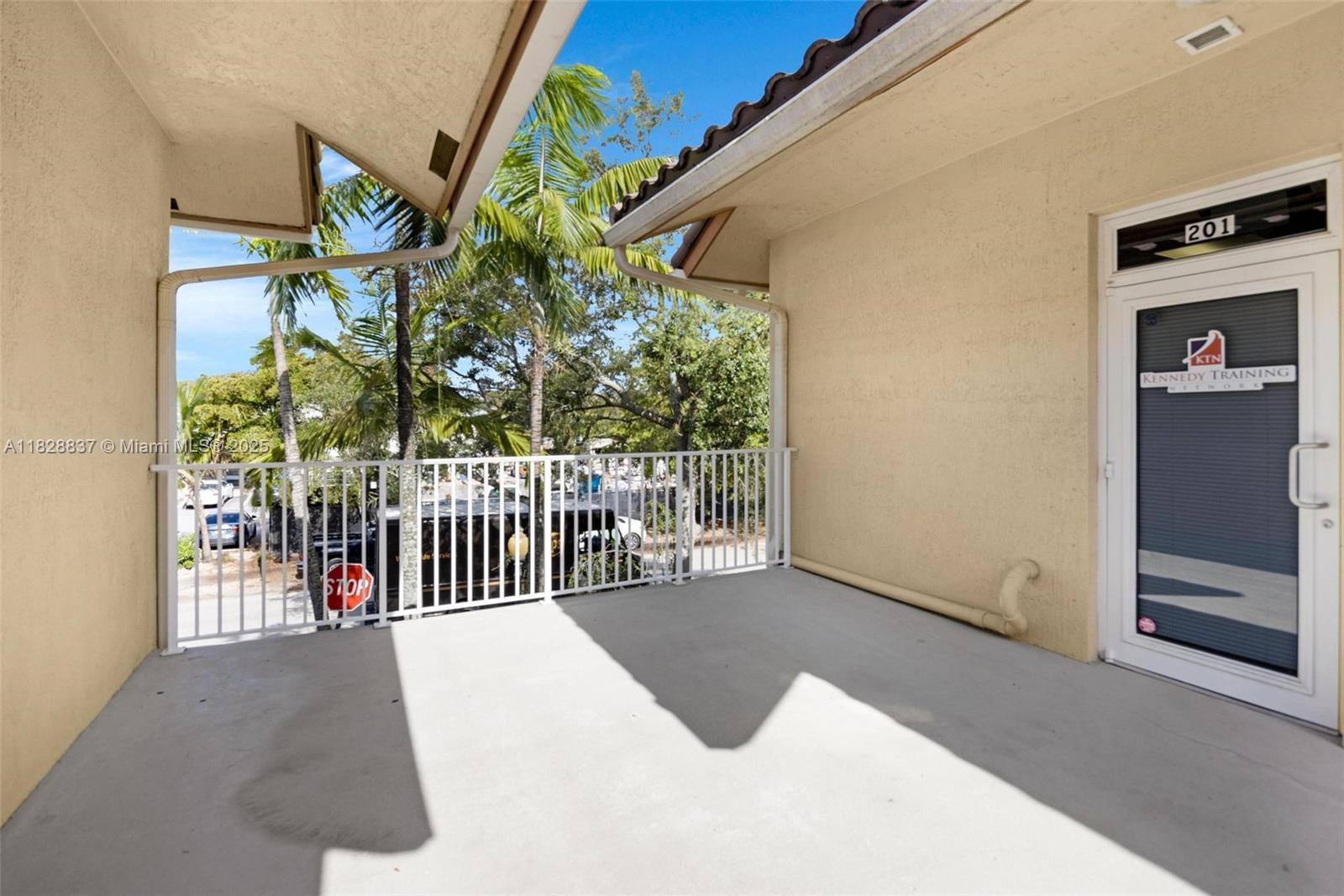 5595 Orange Dr