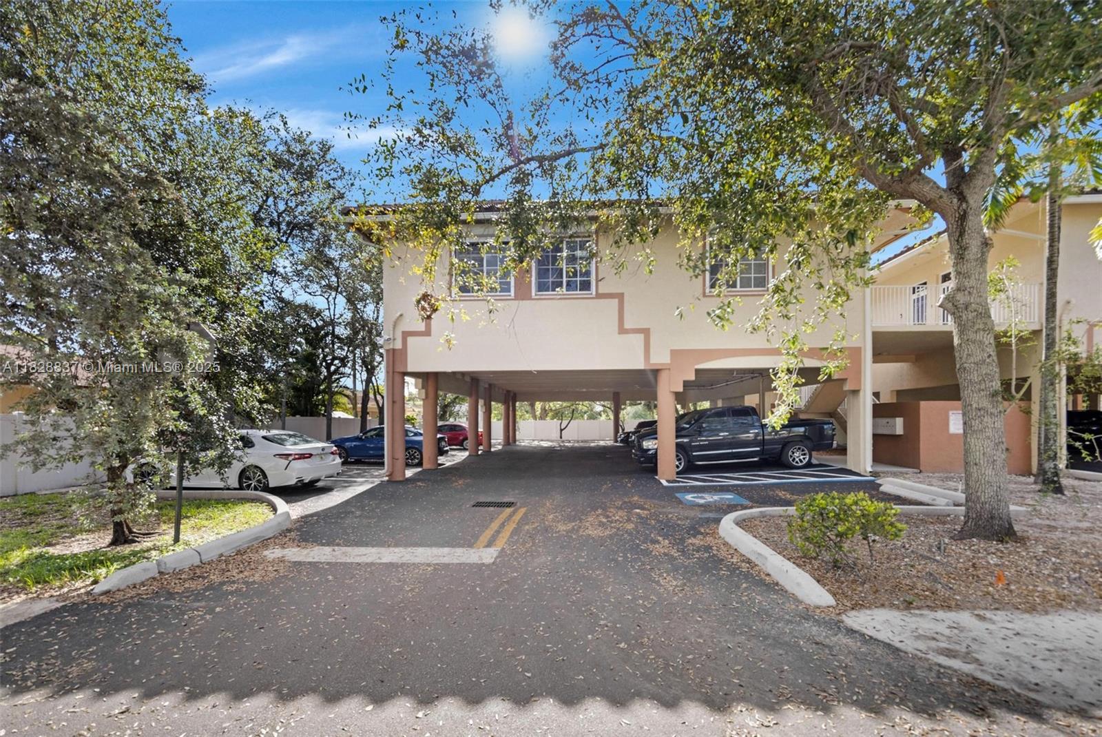 5595 Orange Dr