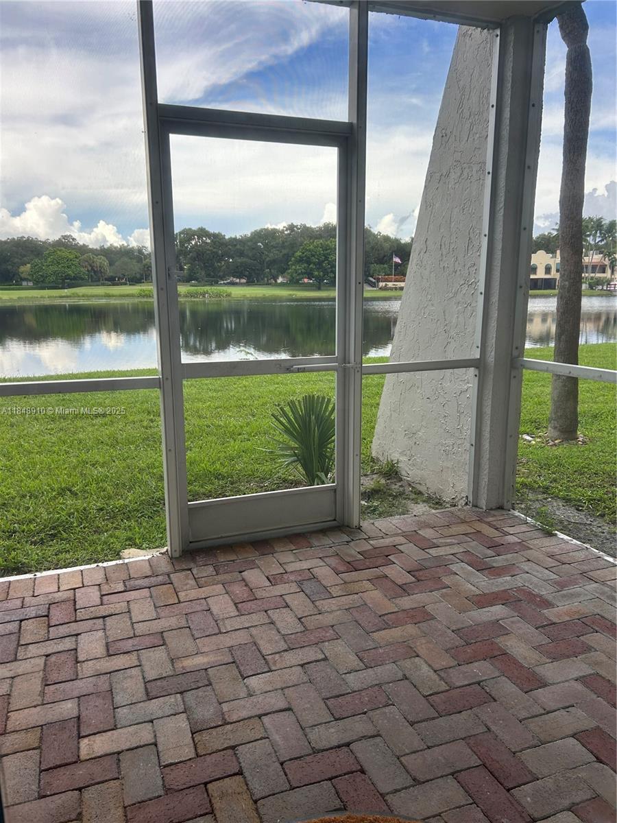 9450 Poinciana Pl # 108
