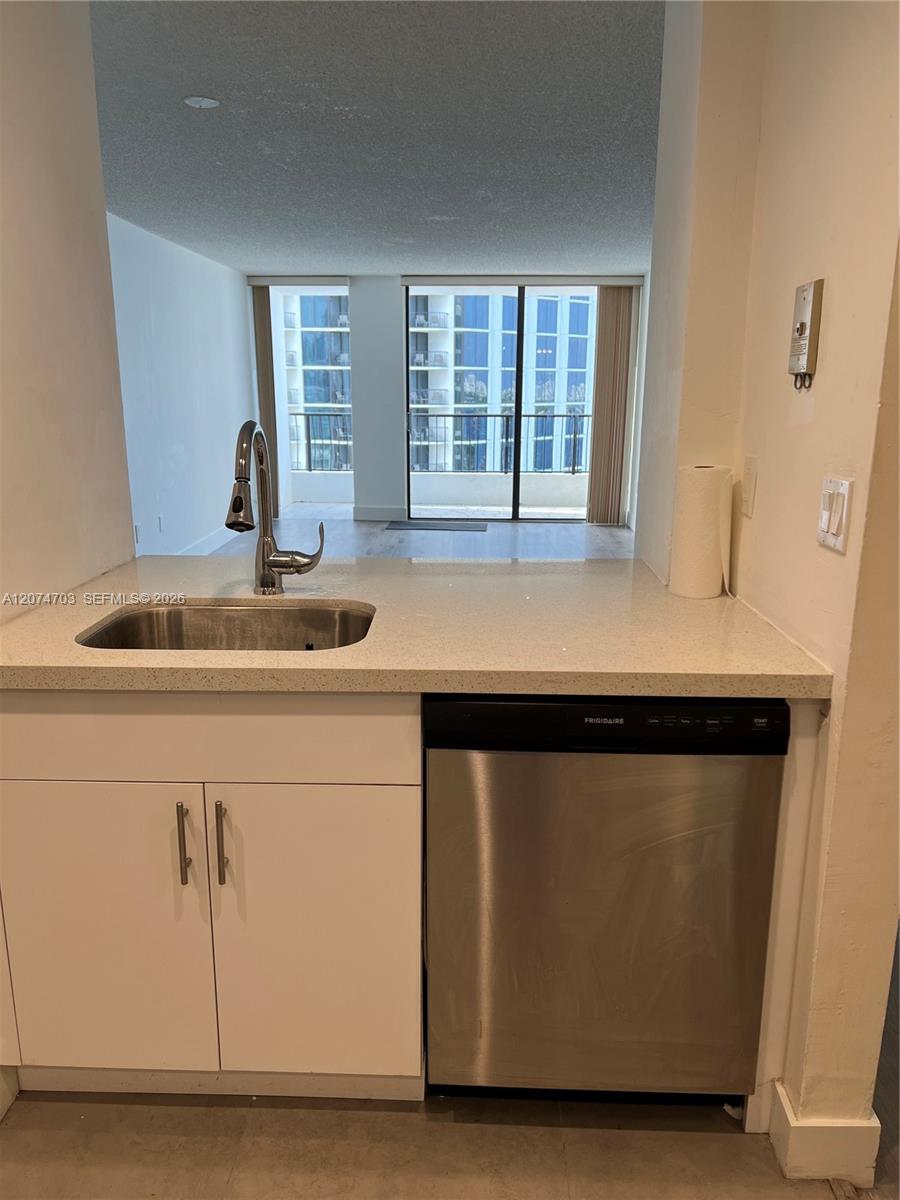 555 NE 15th St # 24E