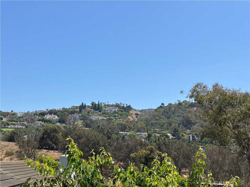 2737 Palos Verdes Drive N