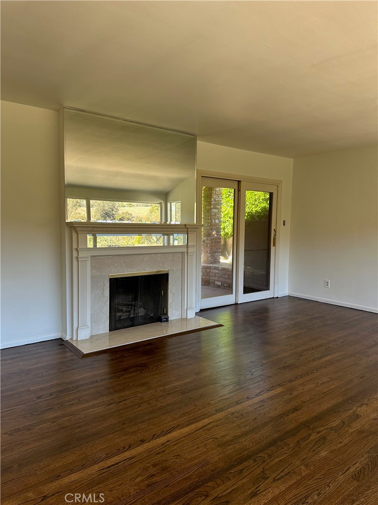 2737 Palos Verdes Drive N