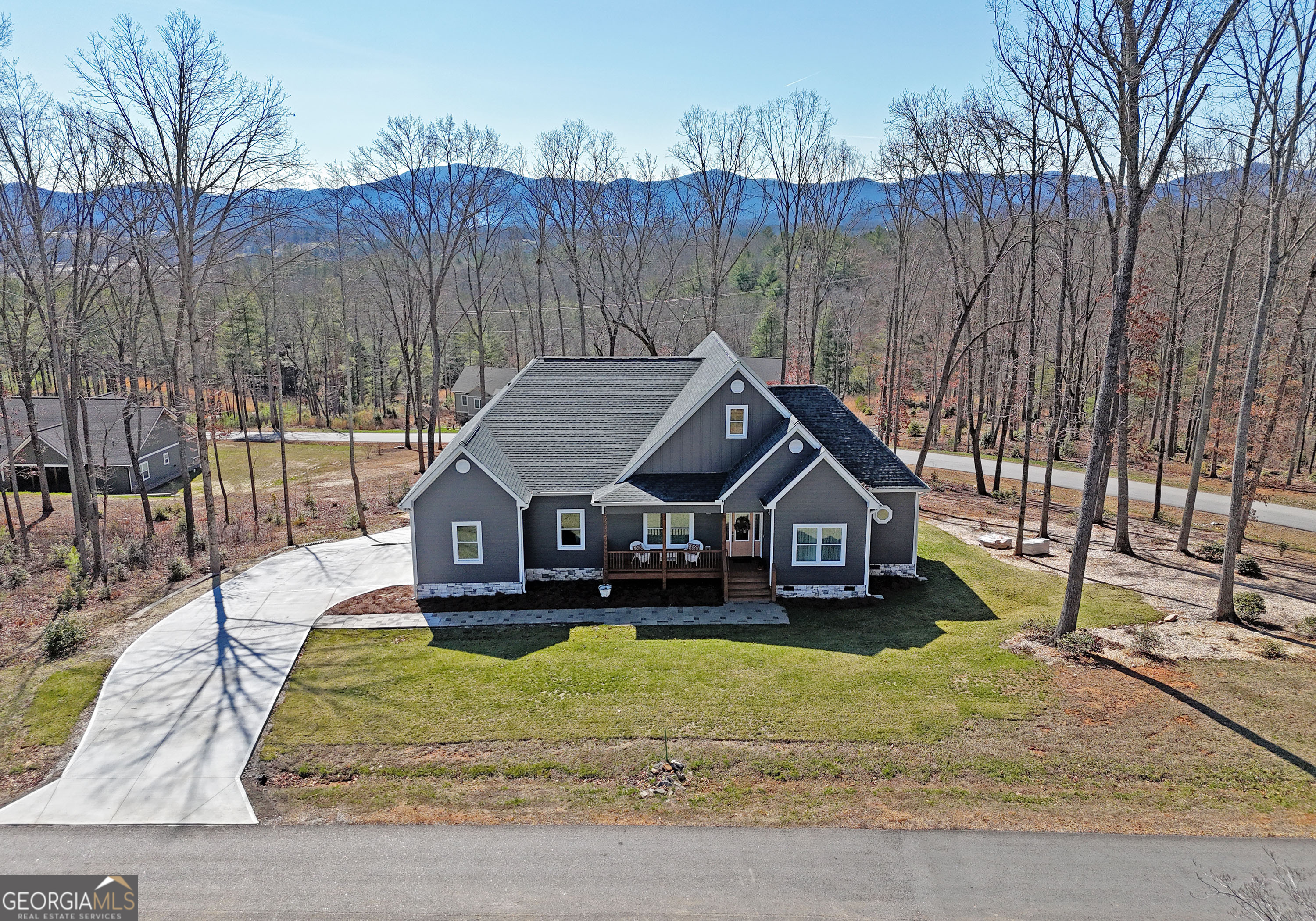 32 Eastridge Court