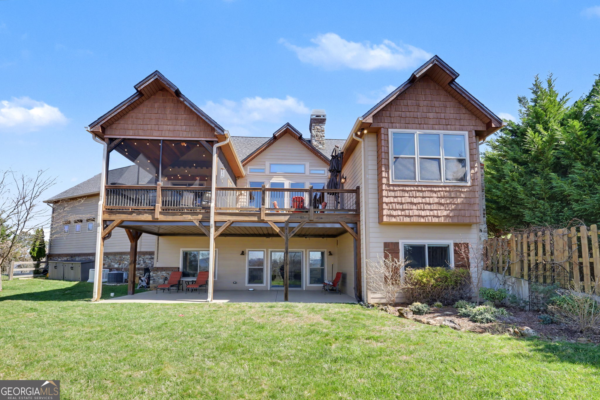 899 RIDGE POINTE Way