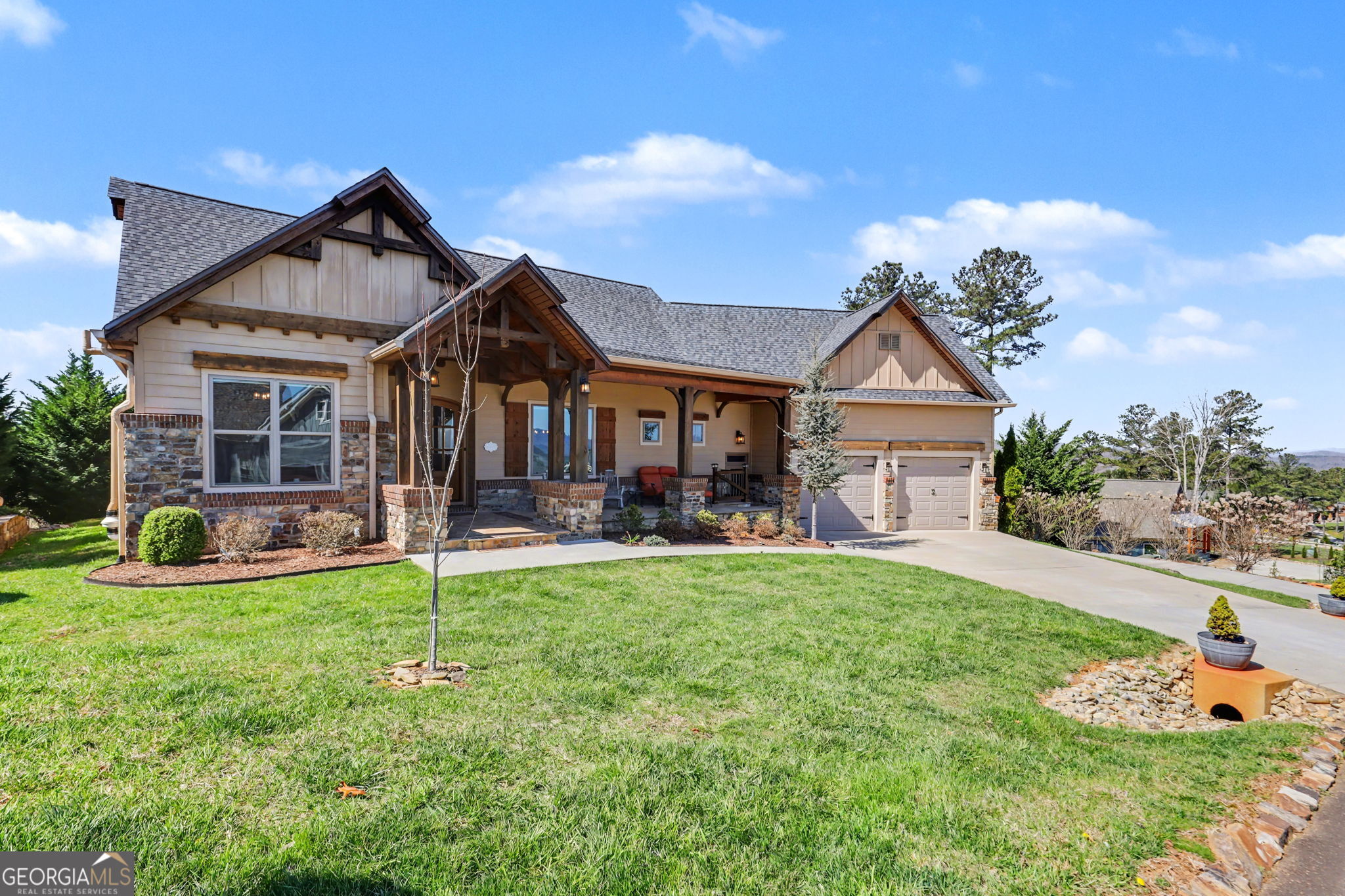 899 RIDGE POINTE Way