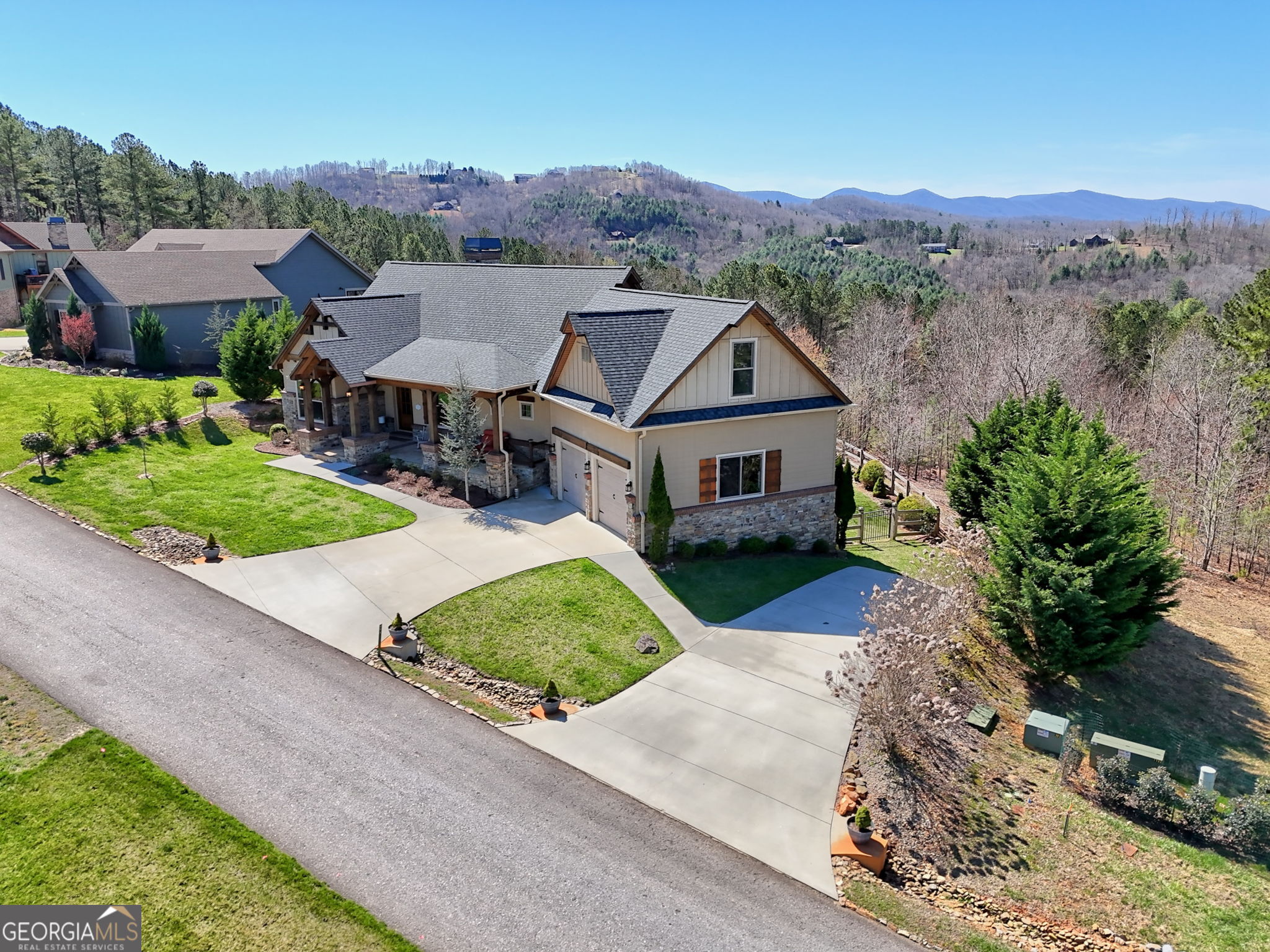 899 RIDGE POINTE Way