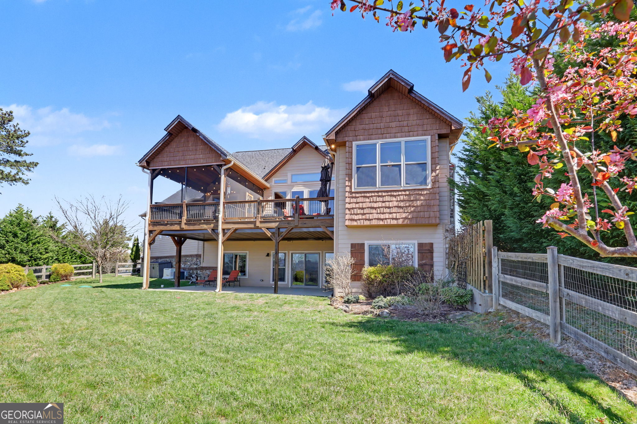 899 RIDGE POINTE Way