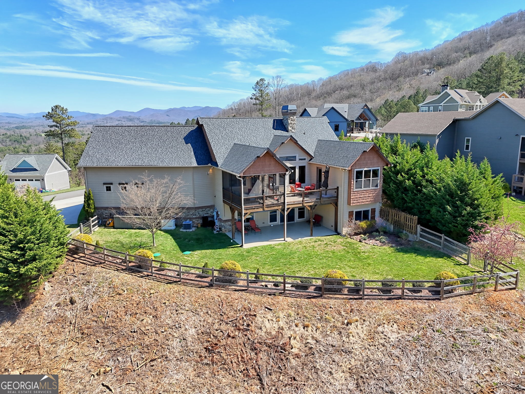 899 RIDGE POINTE Way