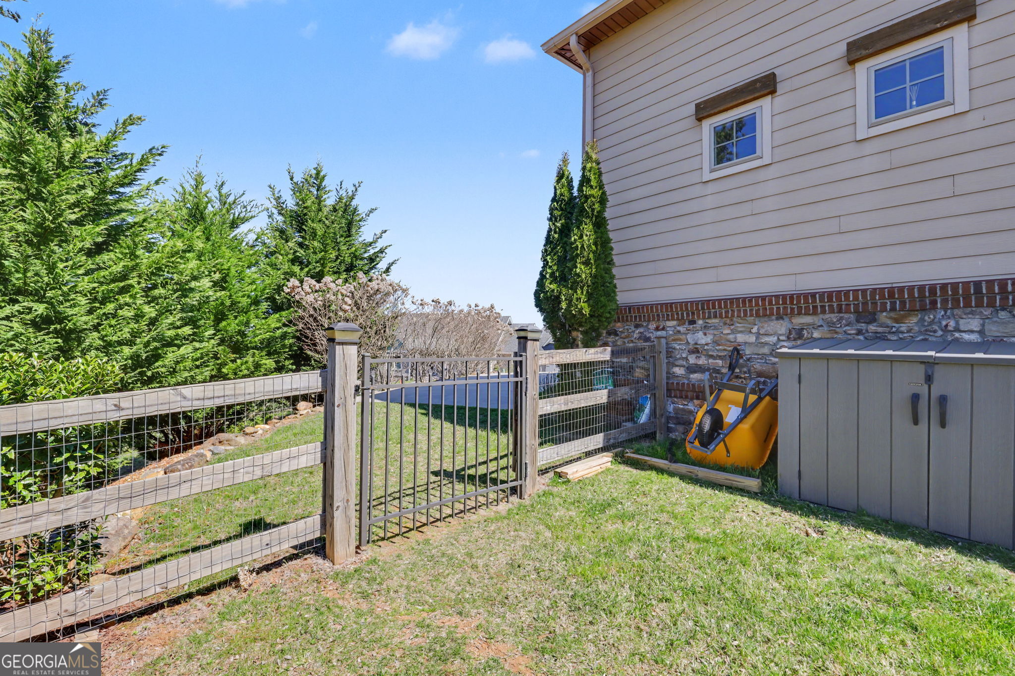 899 RIDGE POINTE Way