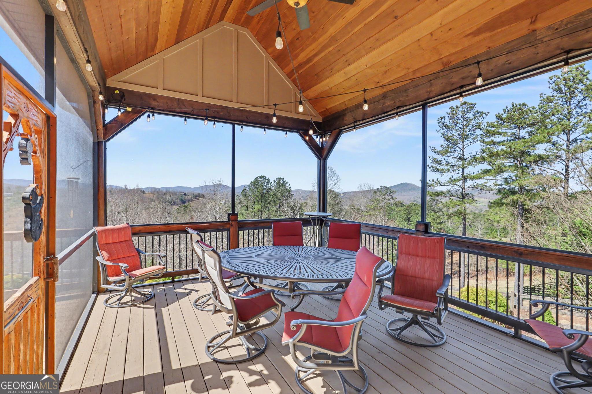 899 RIDGE POINTE Way