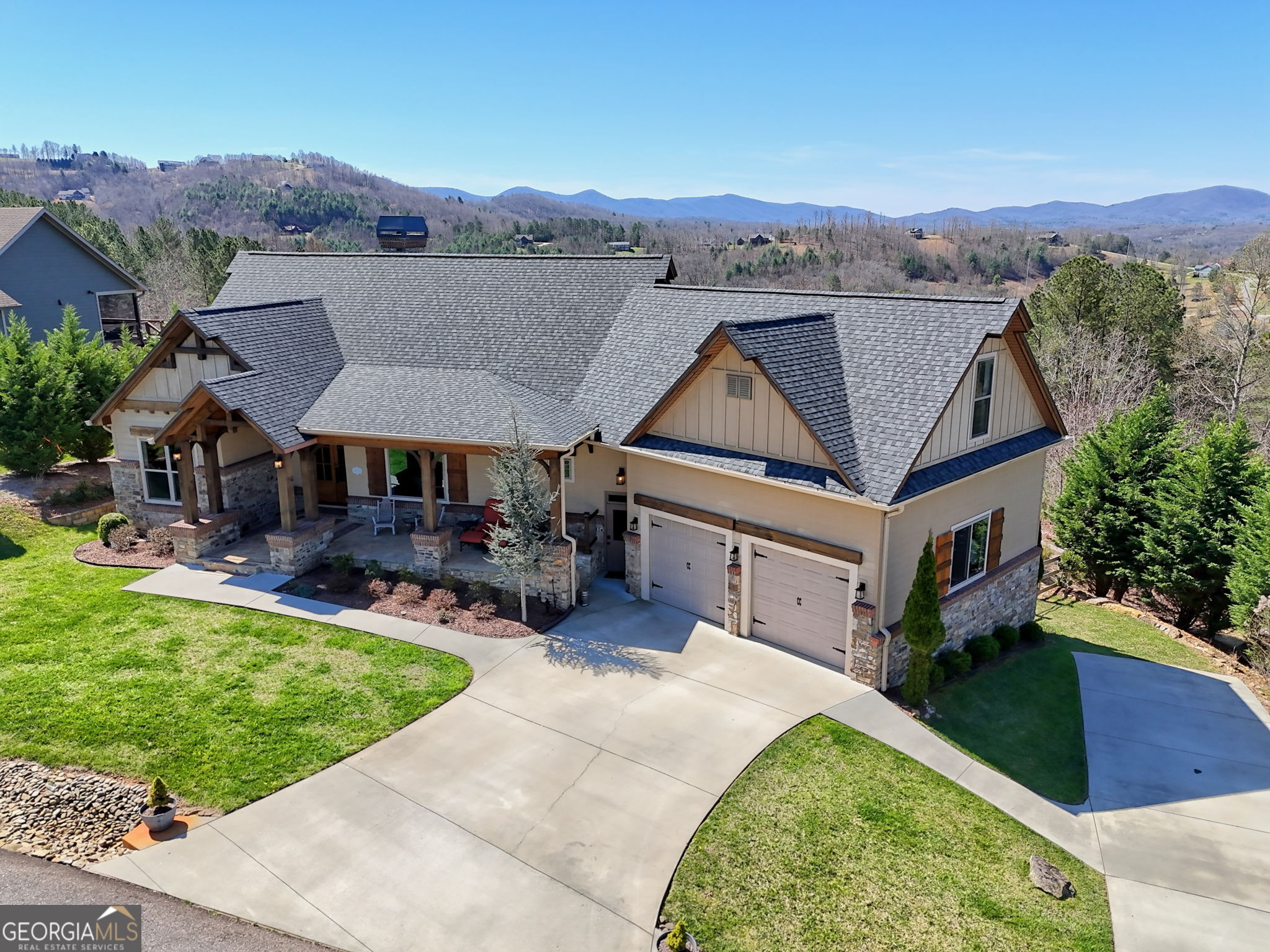 899 RIDGE POINTE Way