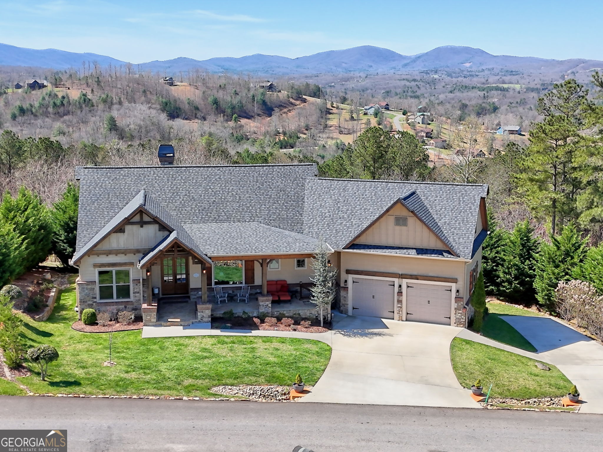 899 RIDGE POINTE Way