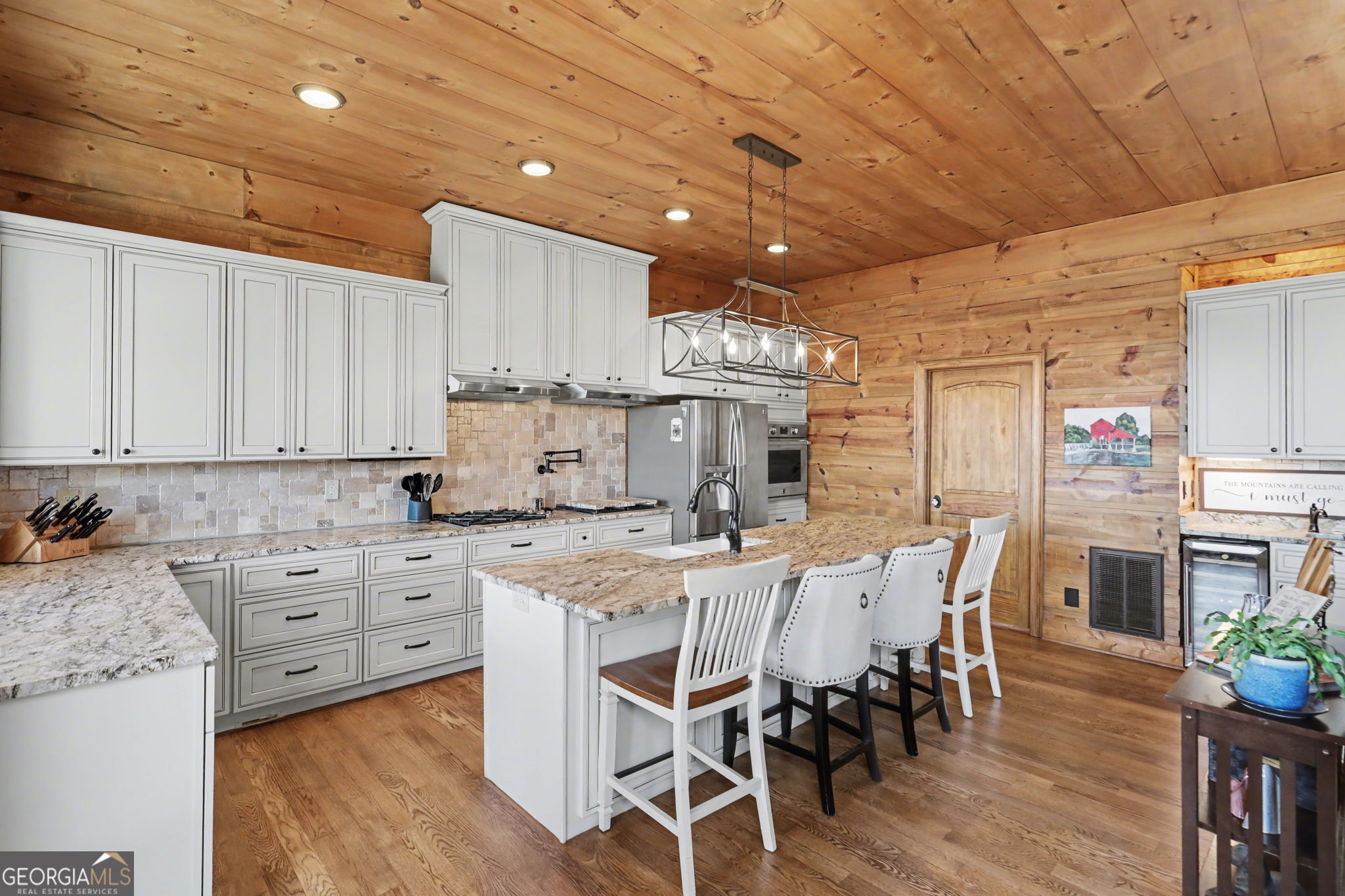 899 RIDGE POINTE Way