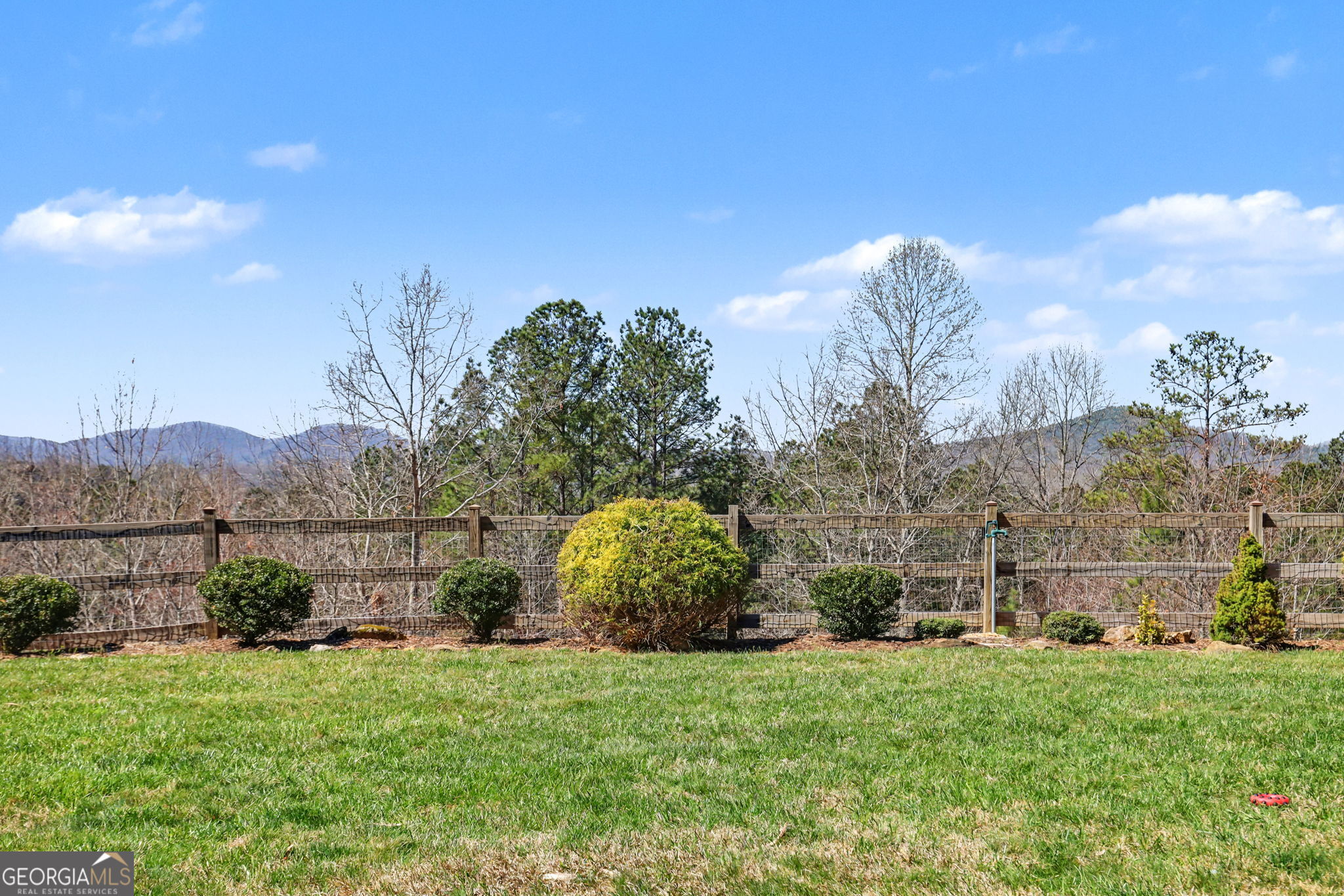 899 RIDGE POINTE Way