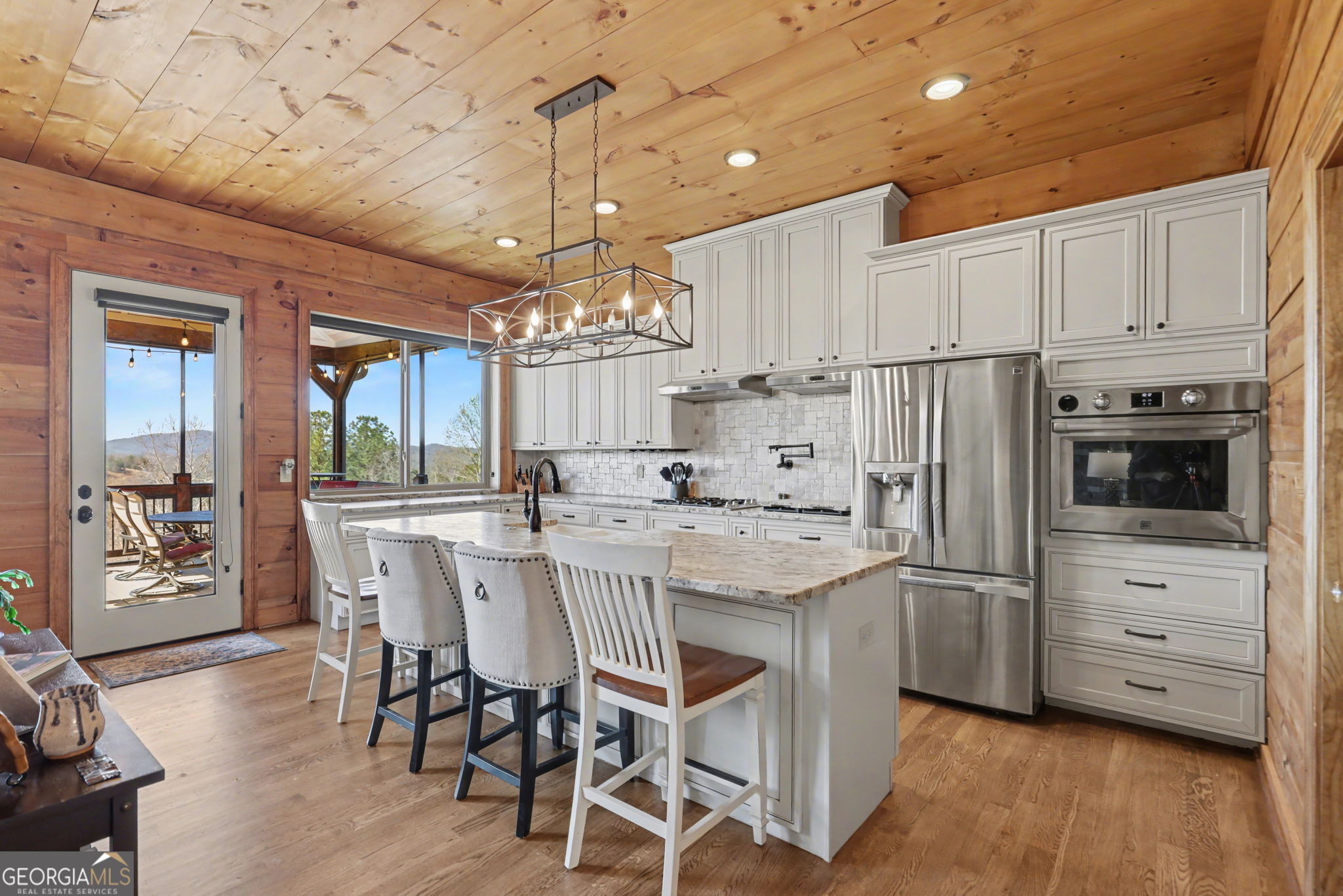 899 RIDGE POINTE Way