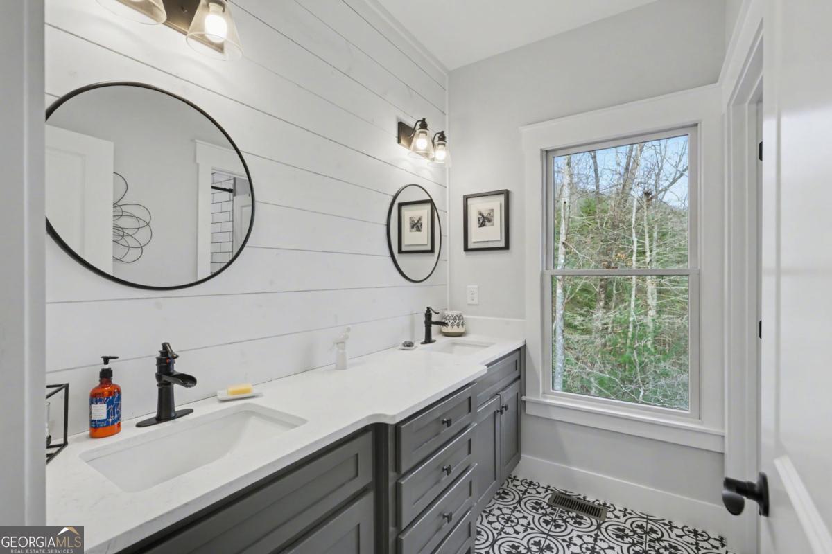 452 Chestnut Mountain Road
