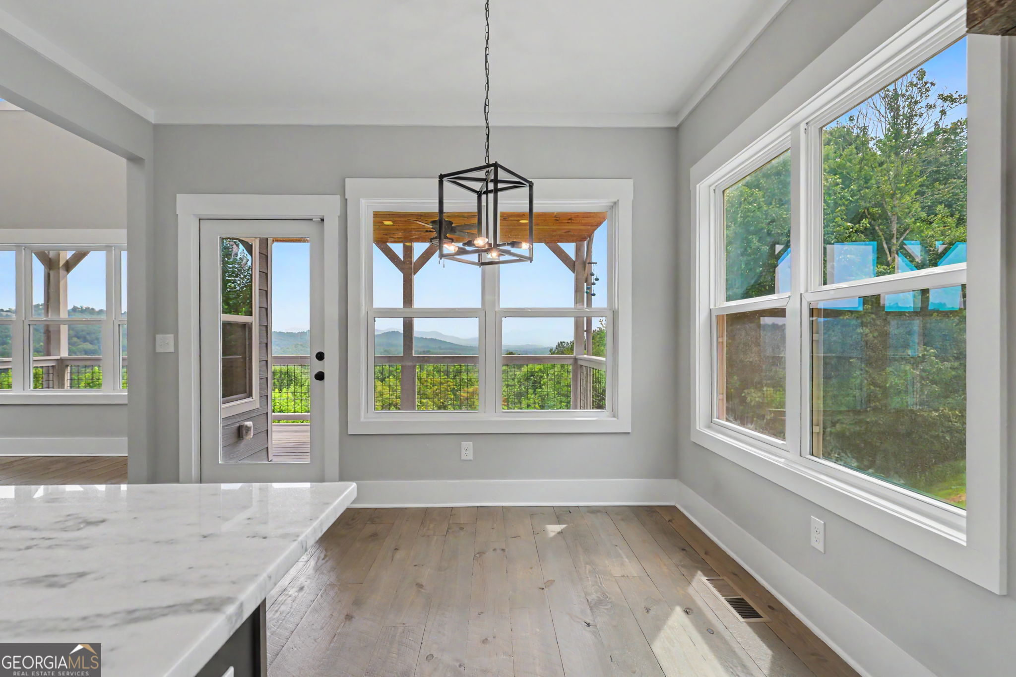 9 Queens Court