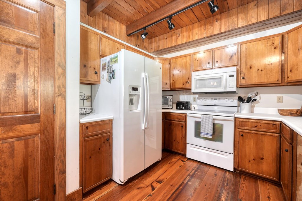 575 Carolina Springs Ln