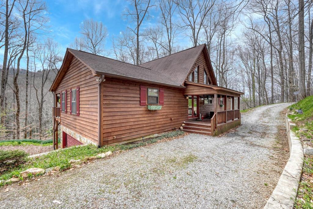 575 Carolina Springs Ln