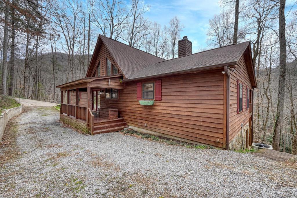 575 Carolina Springs Ln